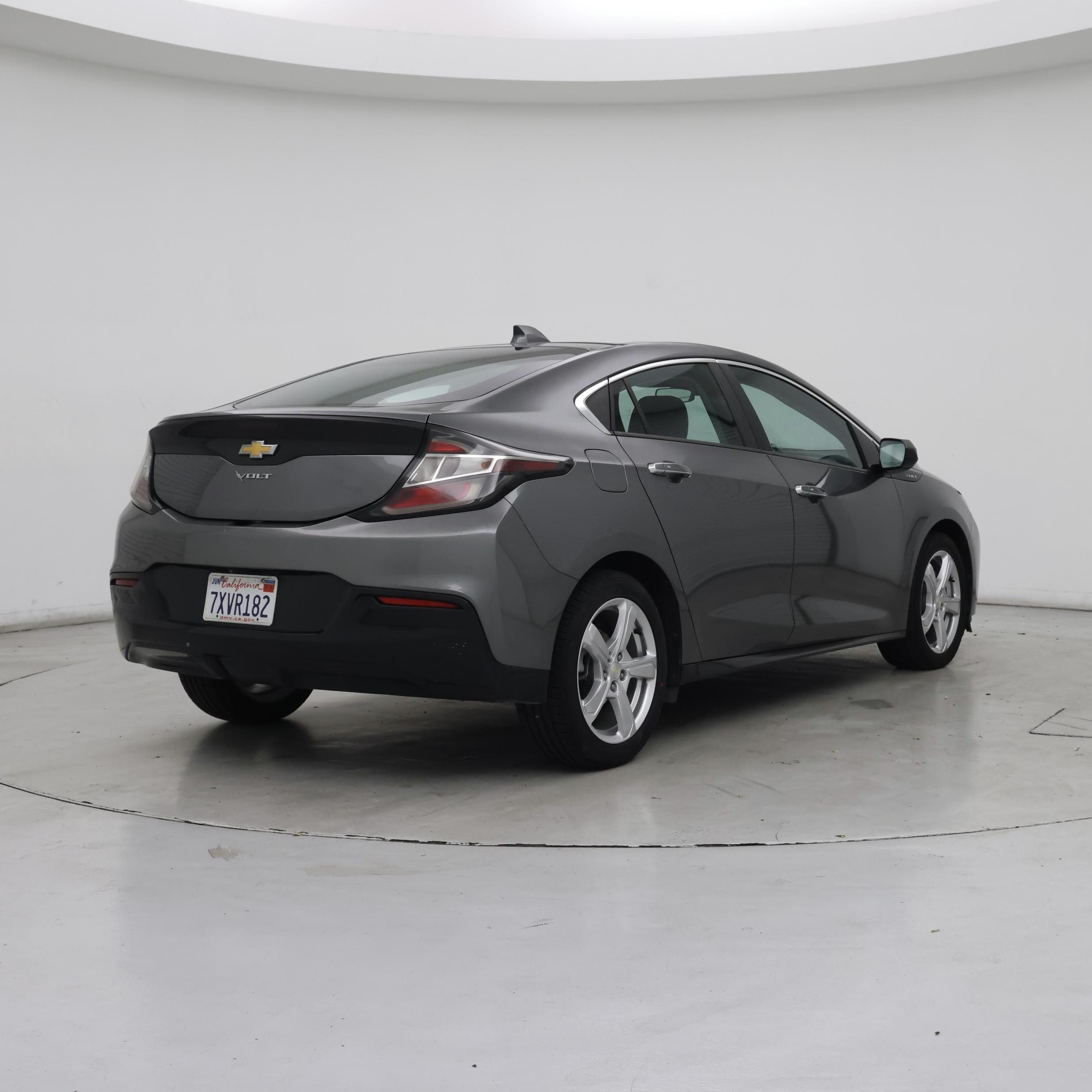 Thumbnail: 2017 Chevrolet Volt - 8