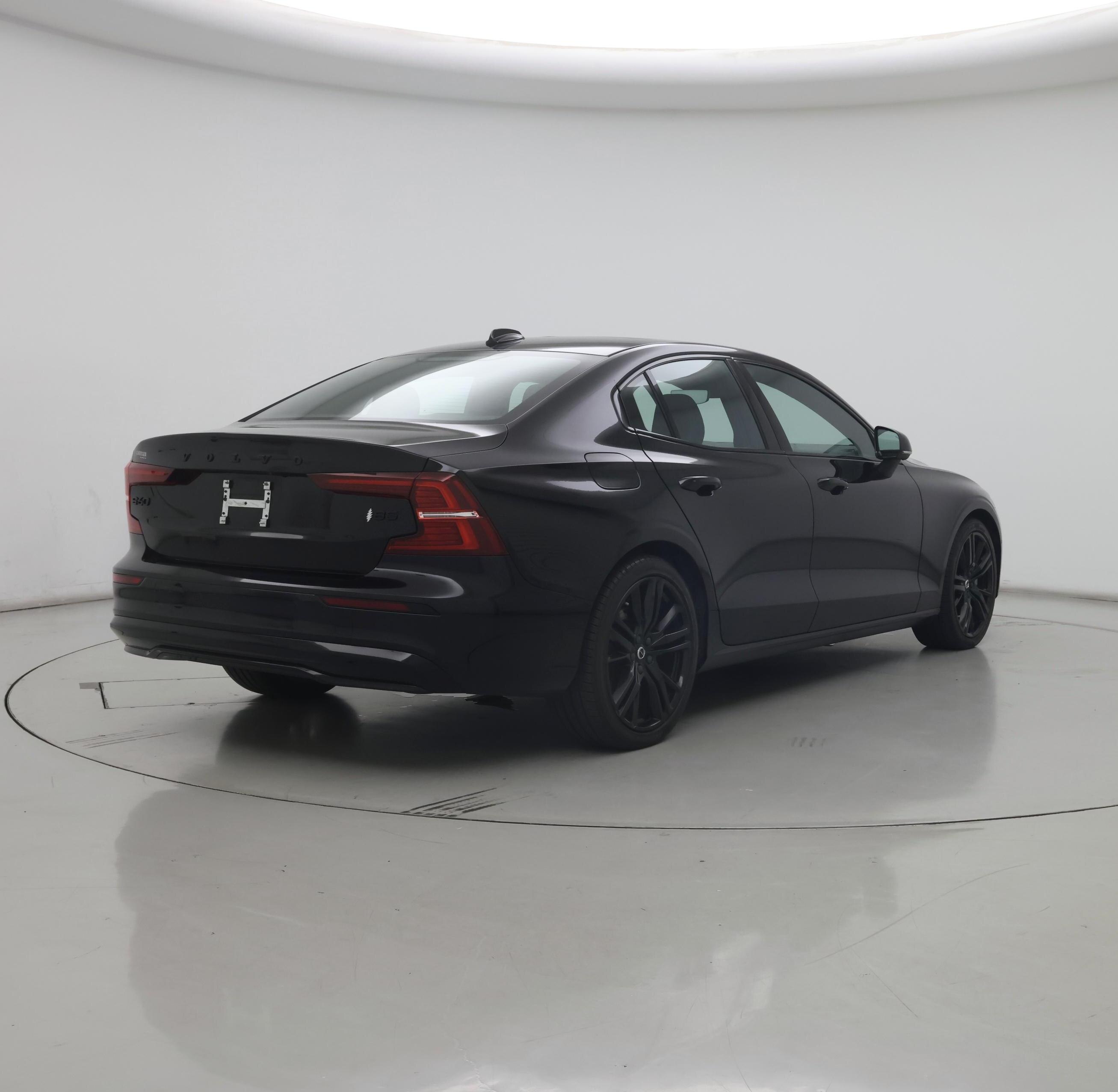 Thumbnail: 2024 Volvo S60 - 8