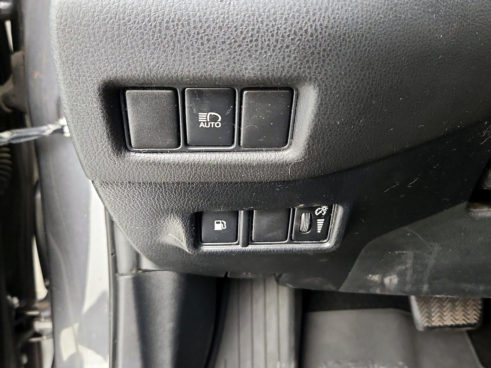 2018 Toyota C-HR XLE - Photo 14