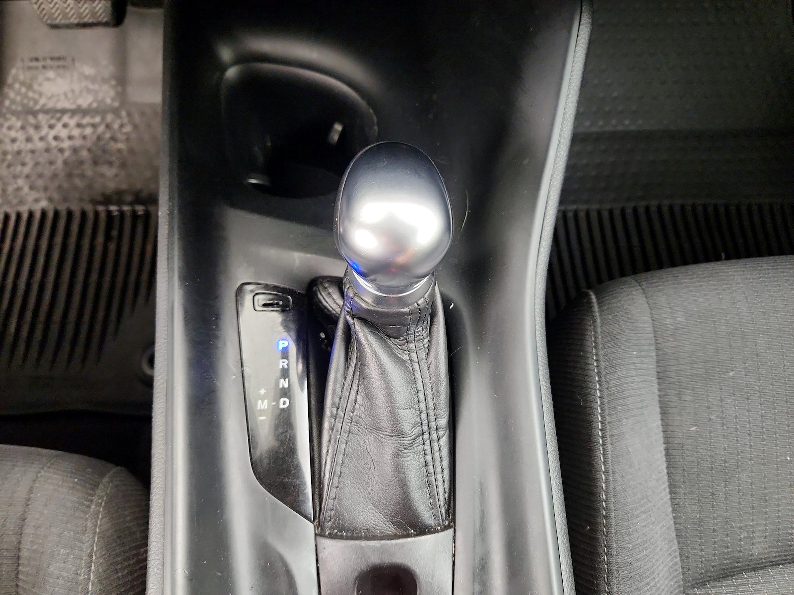 2018 Toyota C-HR XLE - Photo 18