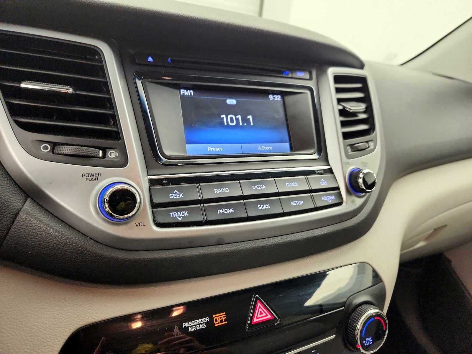 2017 Hyundai Tucson SE - Photo 16