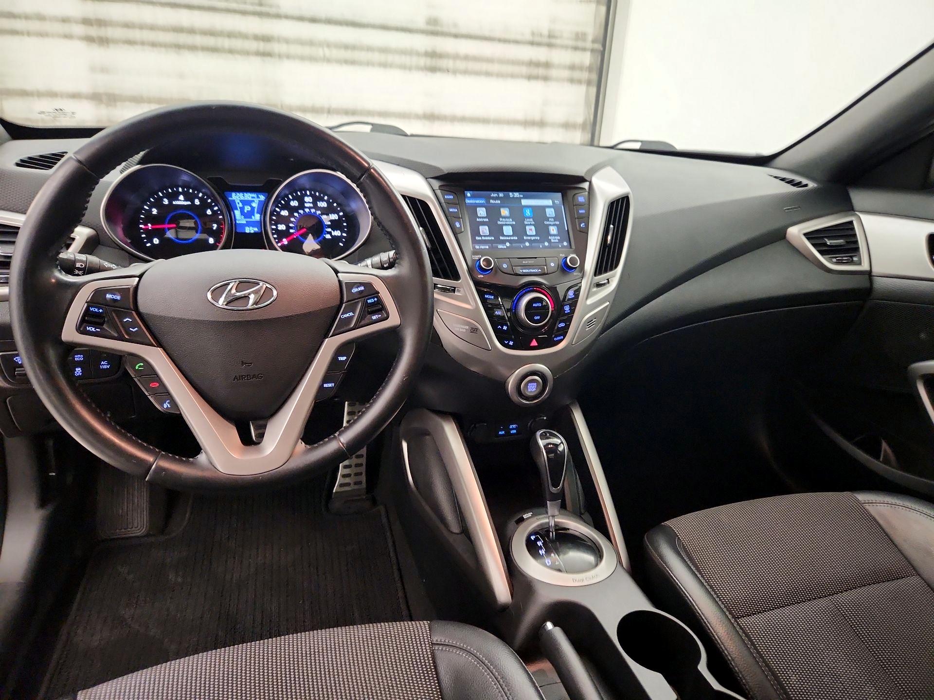 Thumbnail: 2016 Hyundai Veloster - 9