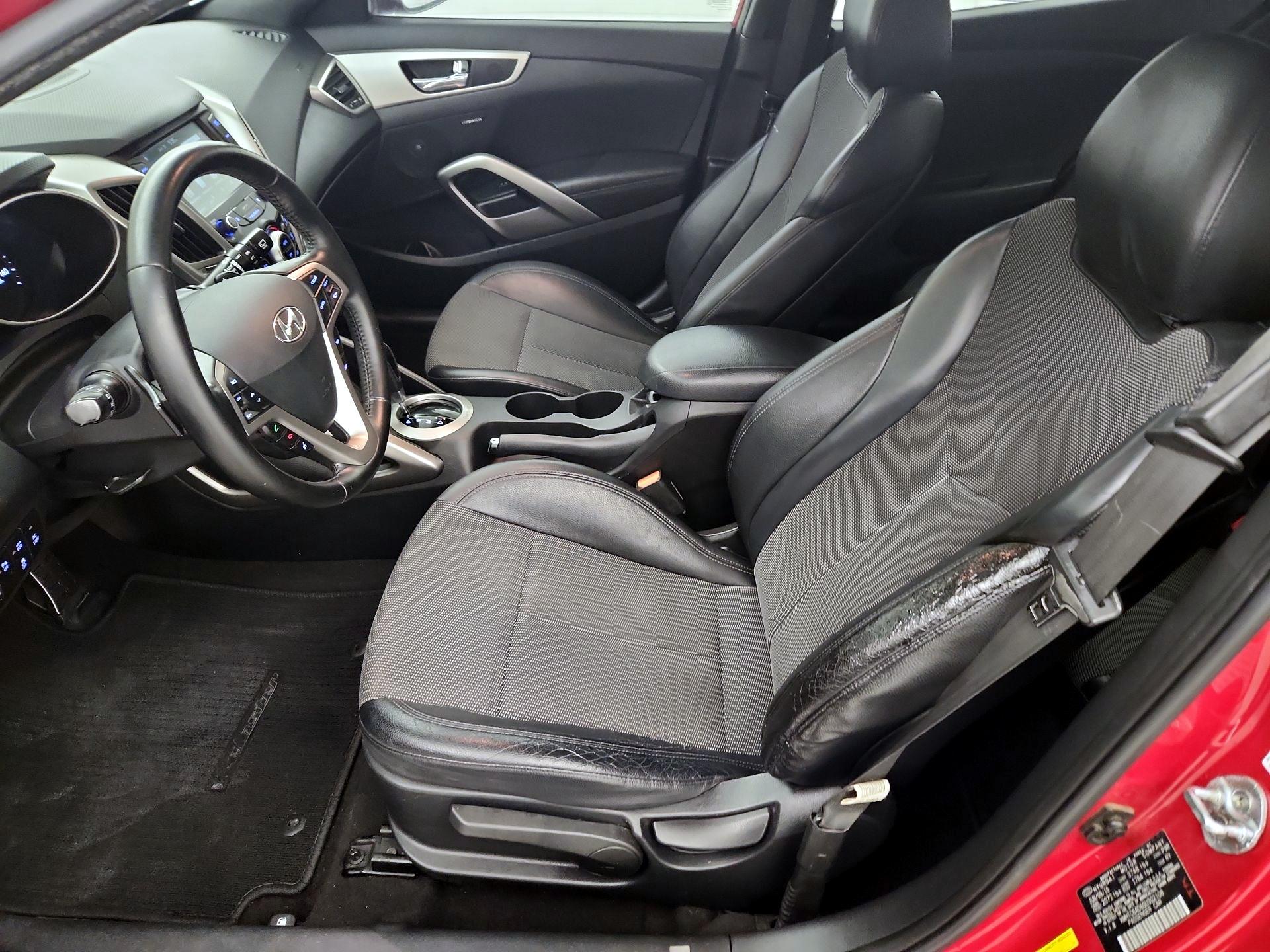 Thumbnail: 2016 Hyundai Veloster - 11