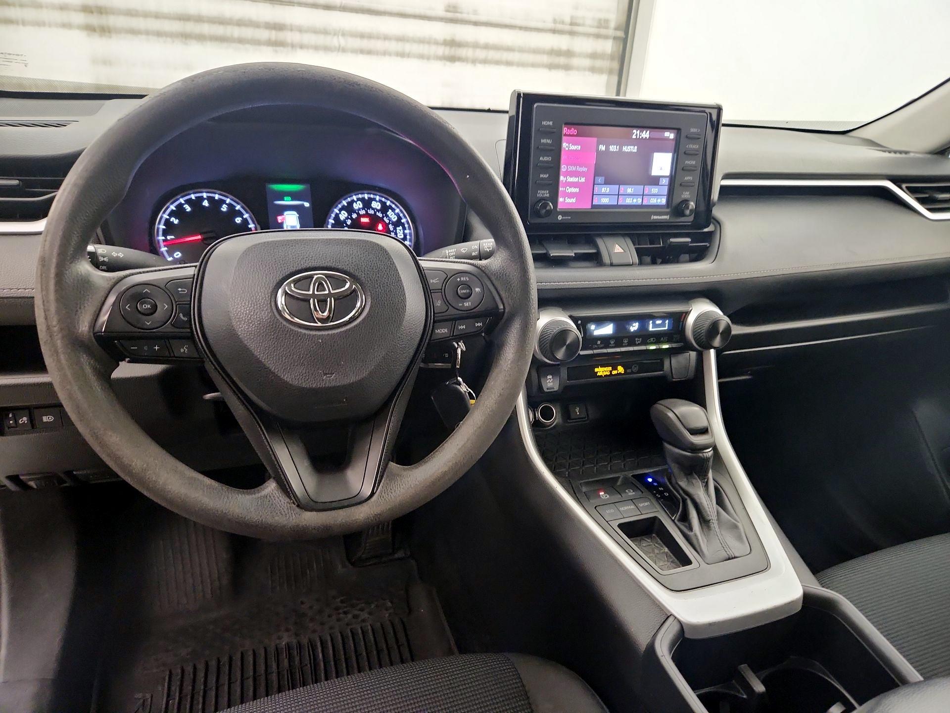 Thumbnail: 2022 Toyota RAV4 - 9