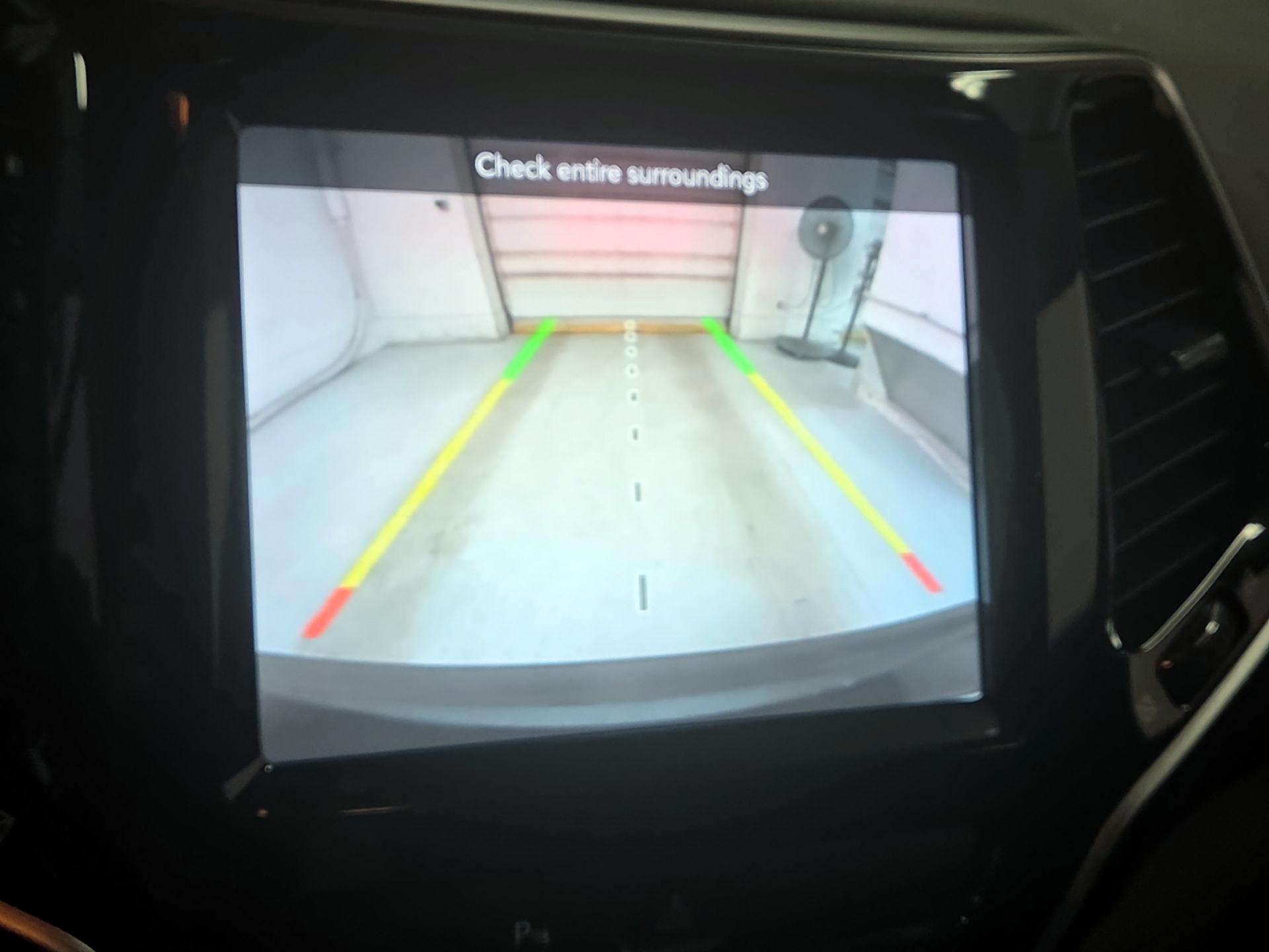 Thumbnail: 2019 Jeep Cherokee - 13