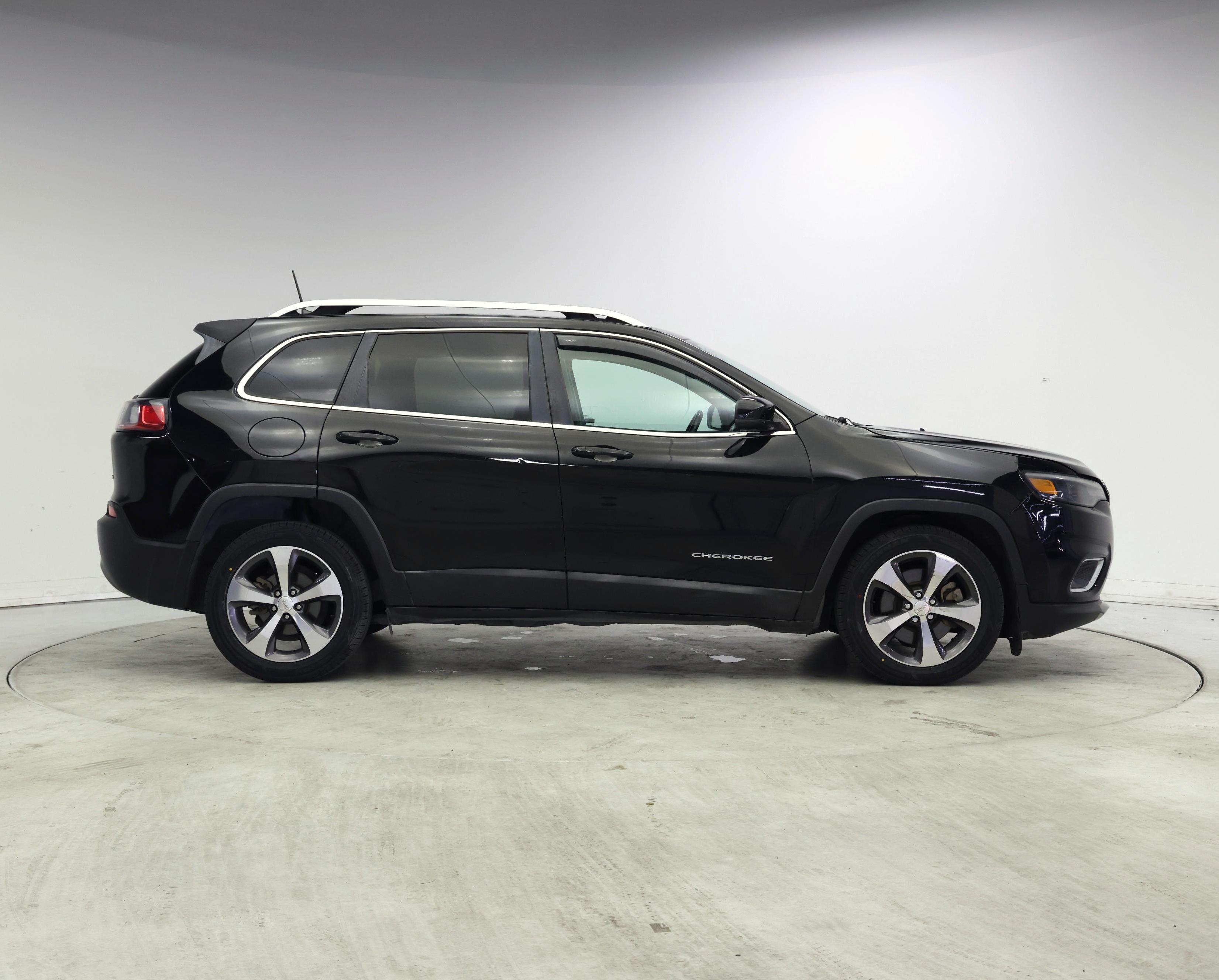 Thumbnail: 2019 Jeep Cherokee - 7