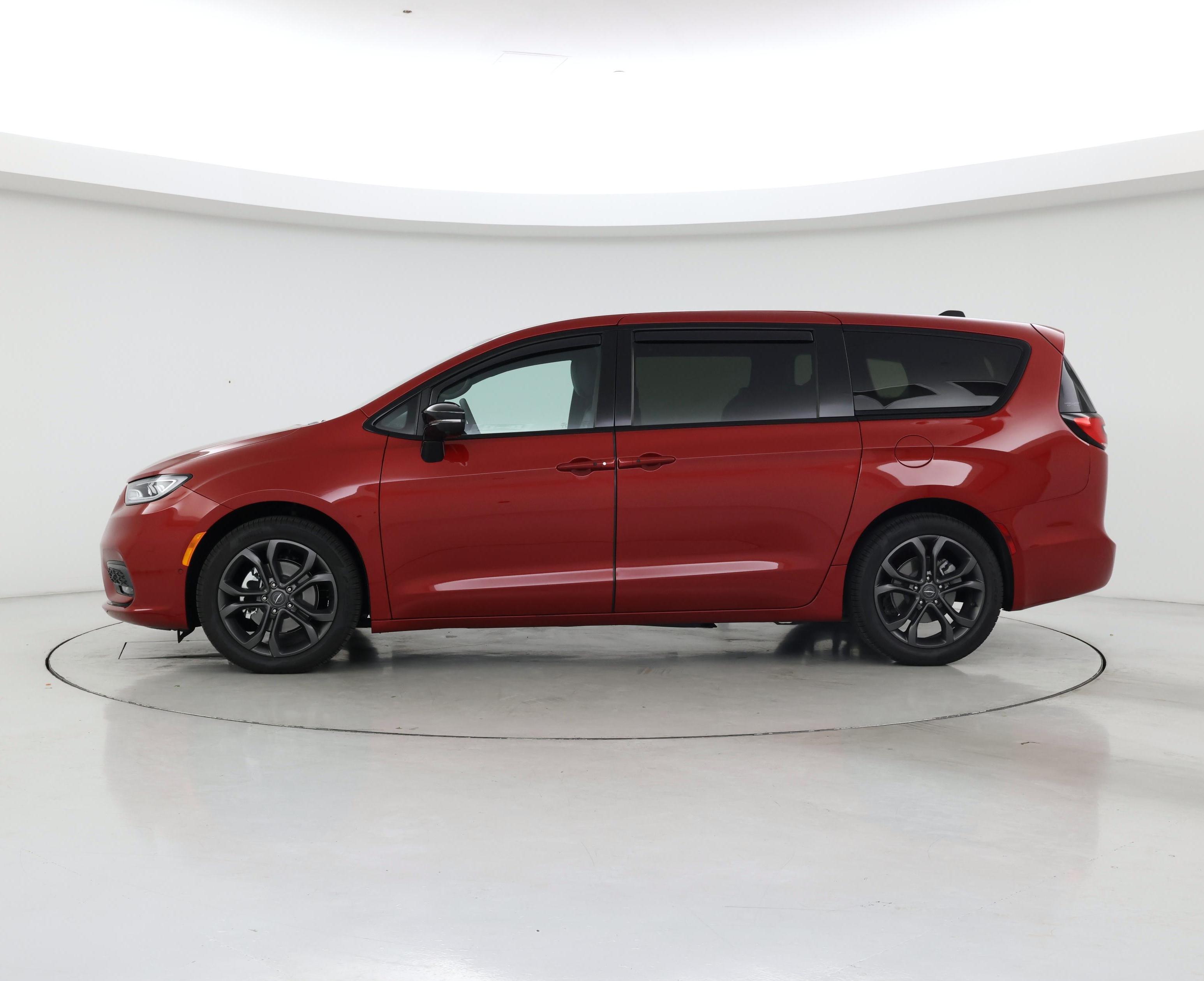 Thumbnail: 2026 Chrysler Pacifica - 3
