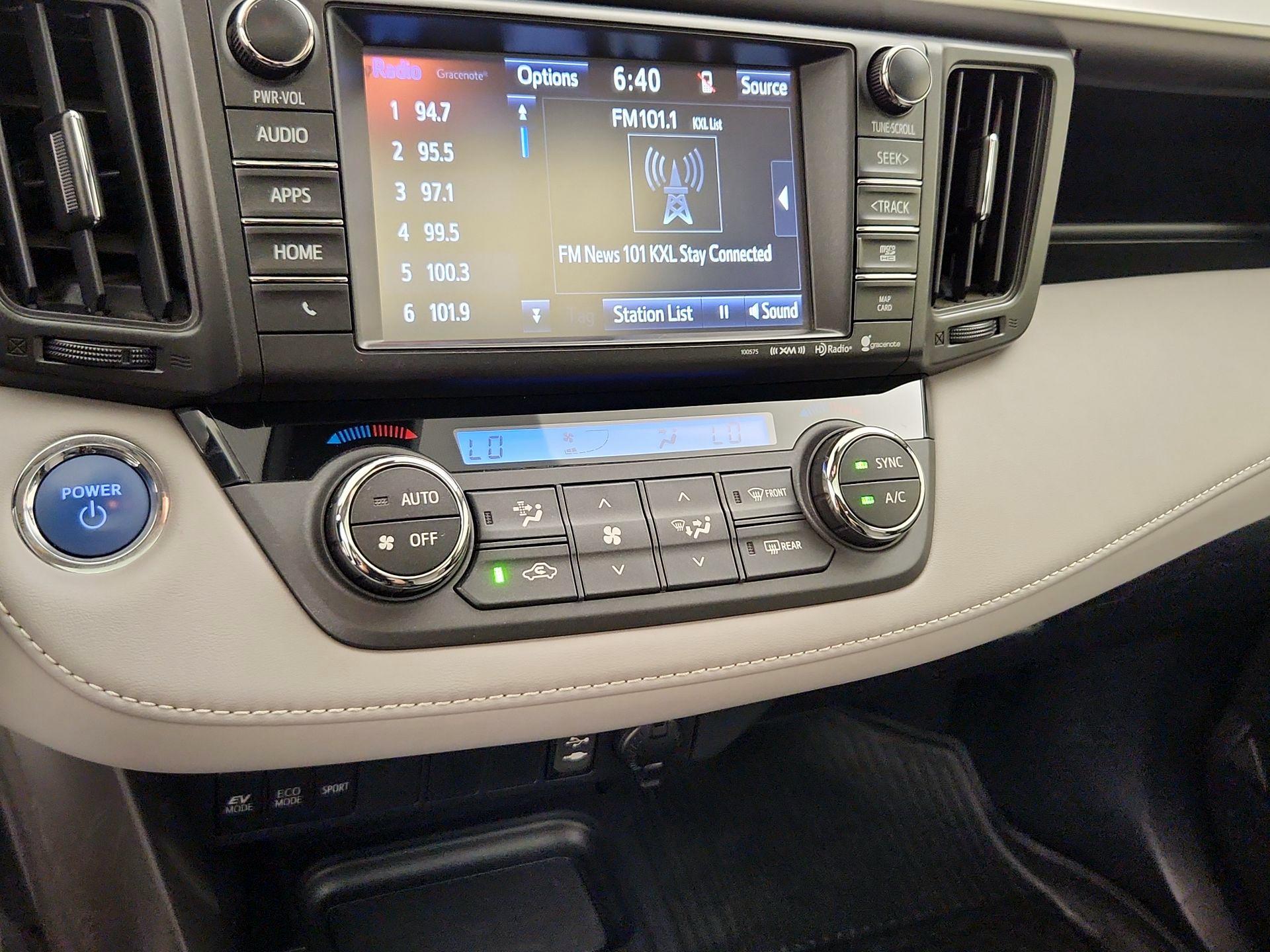 Thumbnail: 2018 Toyota RAV4 - 16