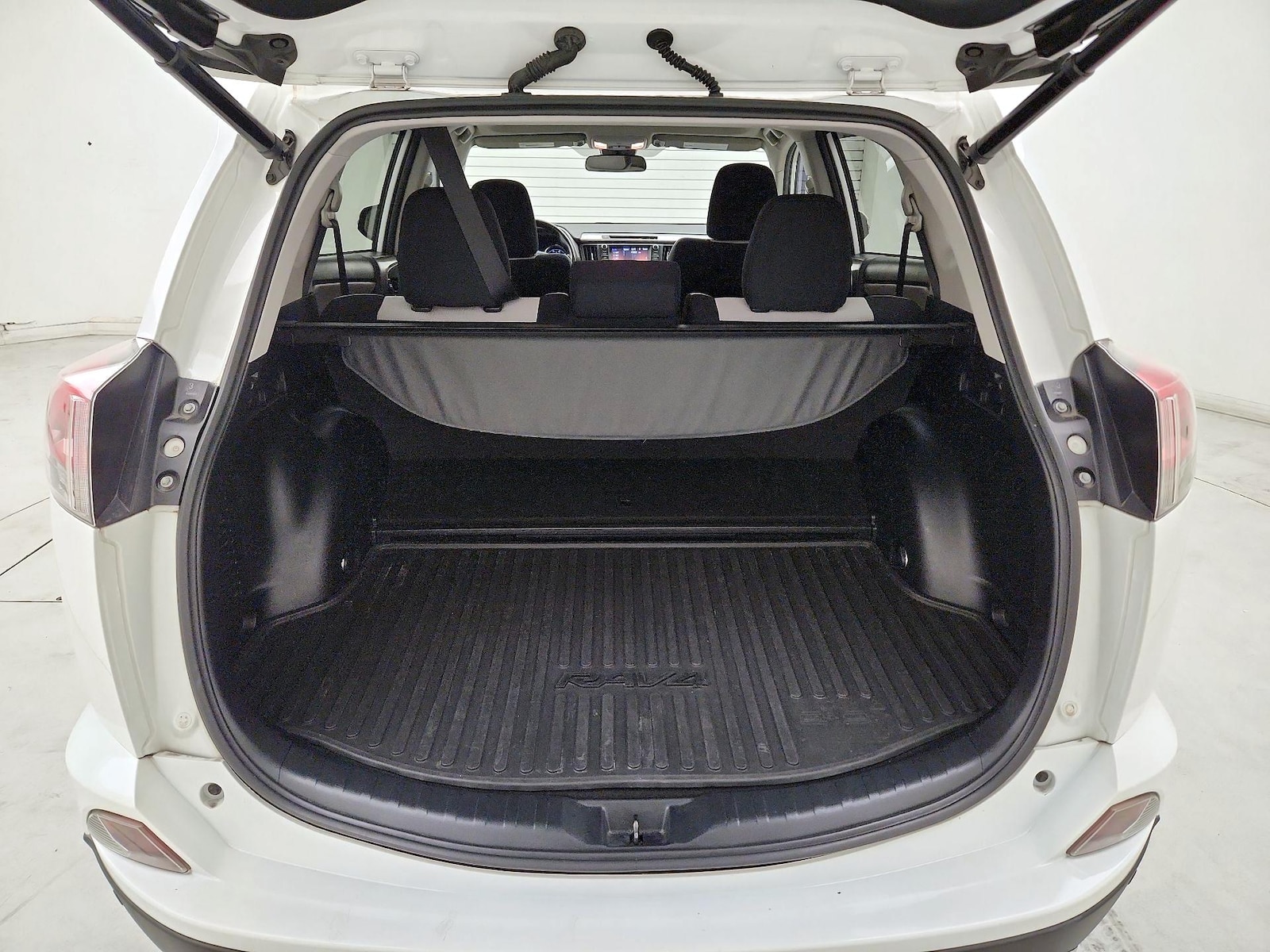 2018 Toyota RAV4 XLE - Photo 22