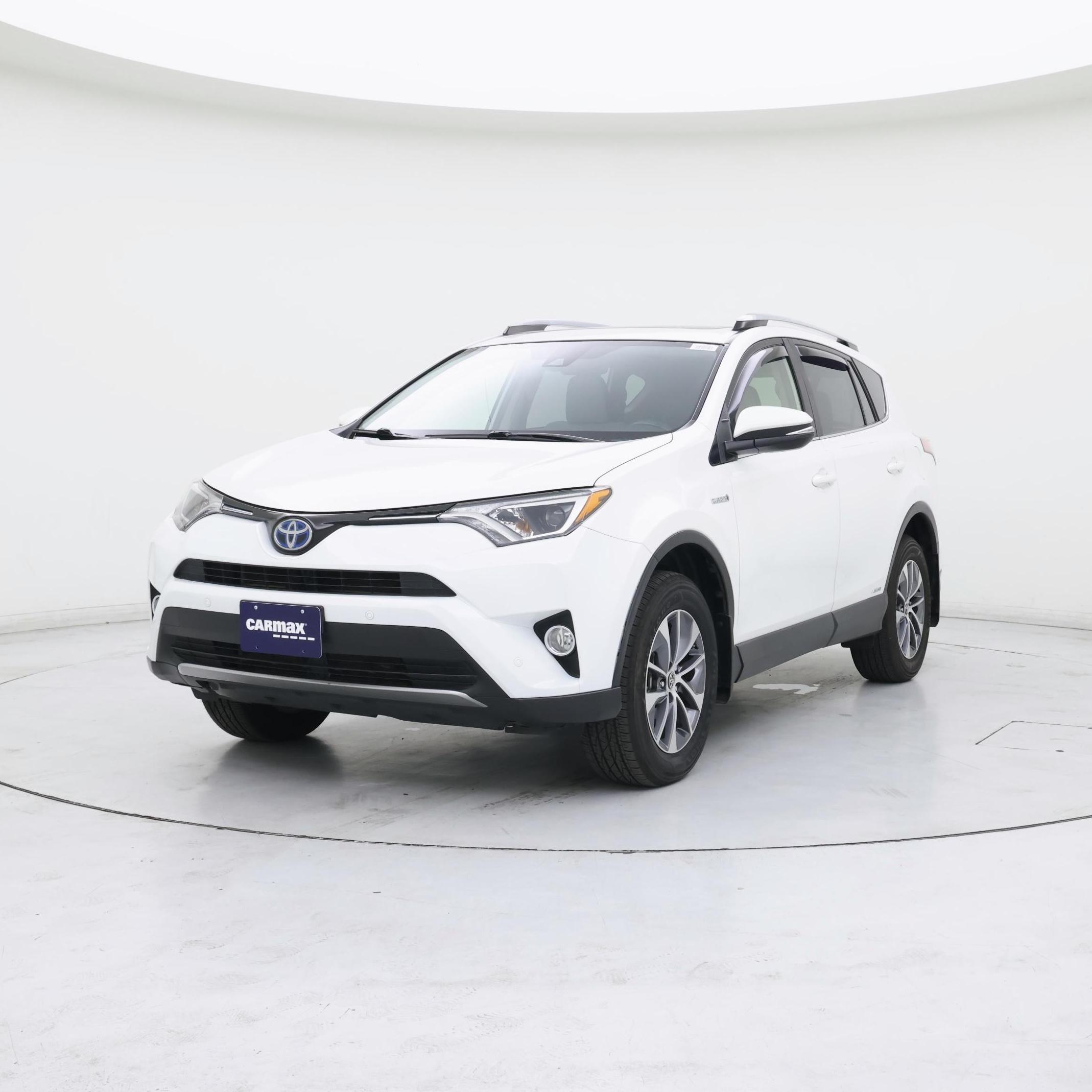 Thumbnail: 2018 Toyota RAV4 - 4
