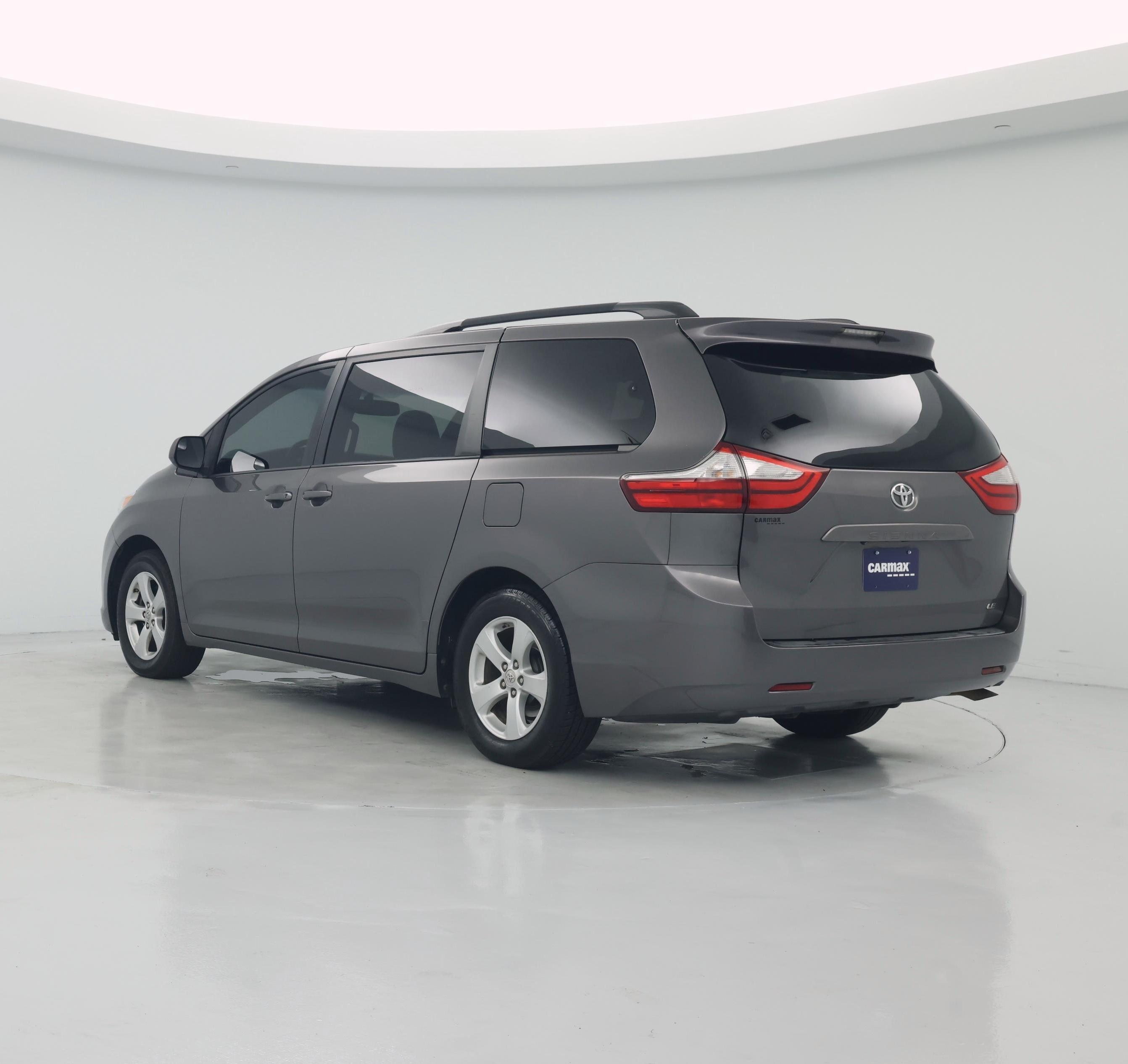 Thumbnail: 2015 Toyota Sienna - 2