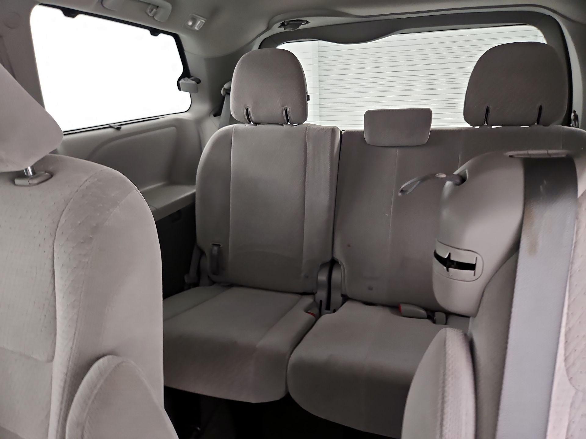 Thumbnail: 2015 Toyota Sienna - 20