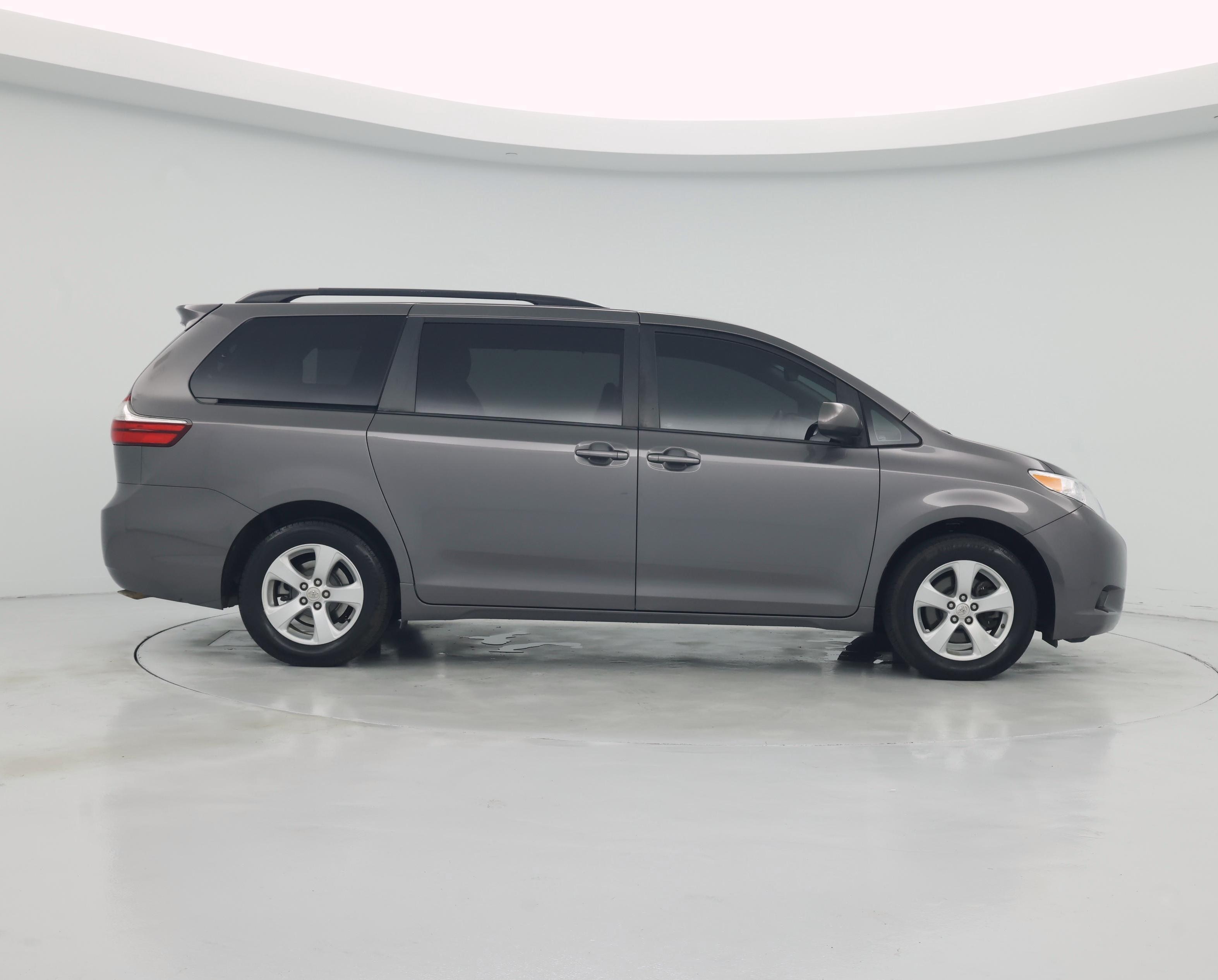 Thumbnail: 2015 Toyota Sienna - 7