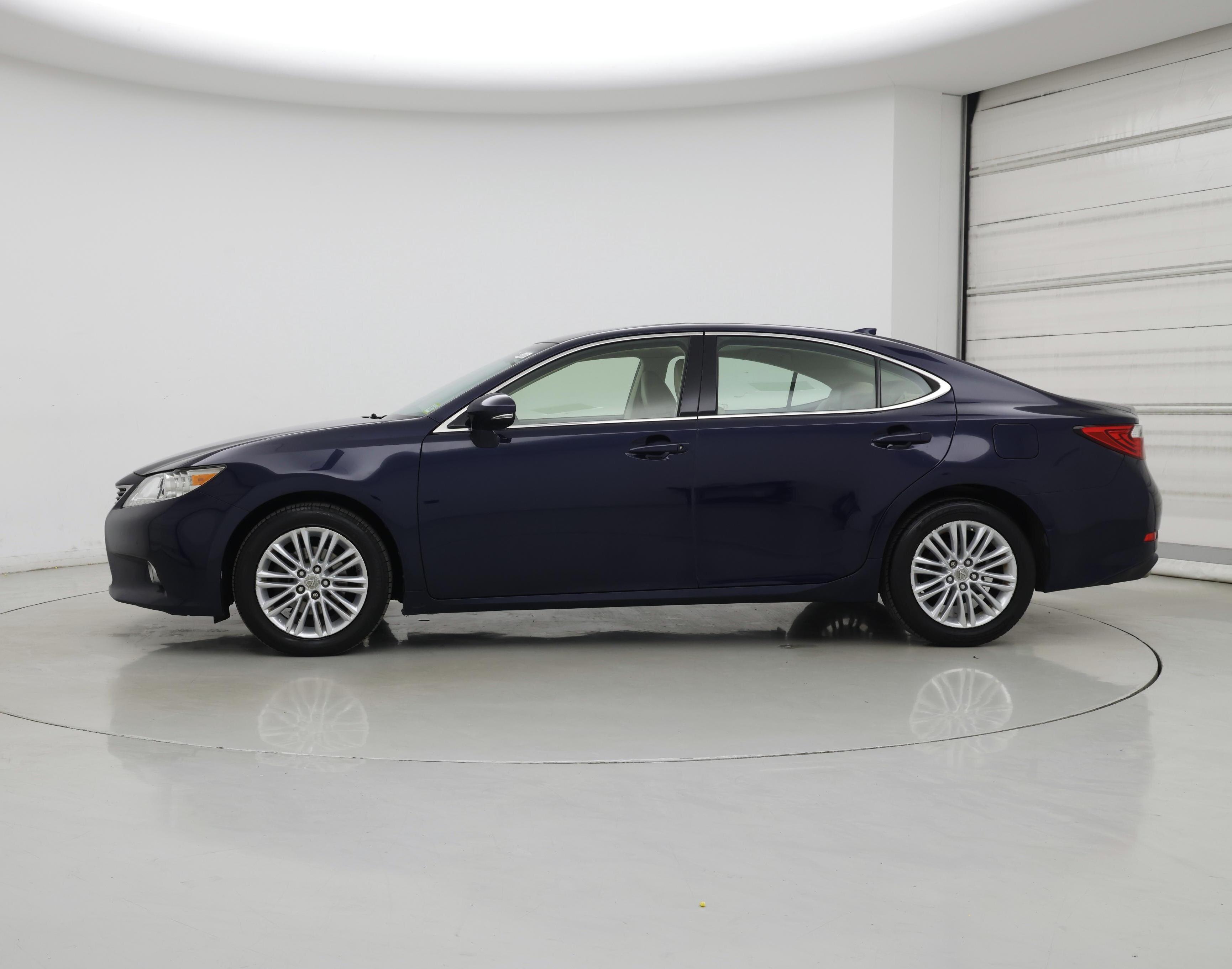 Thumbnail: 2015 Lexus ES - 3