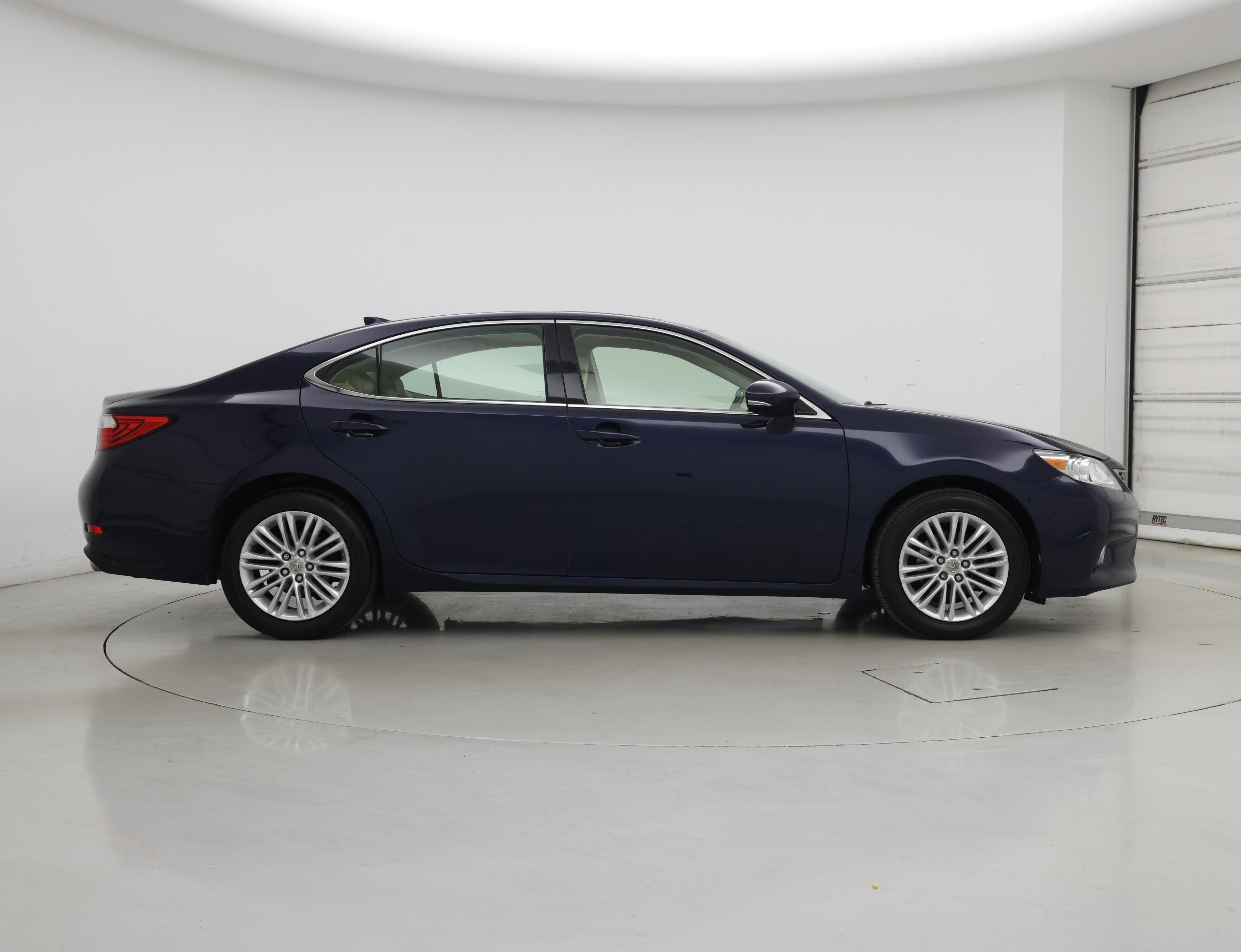Thumbnail: 2015 Lexus ES - 7