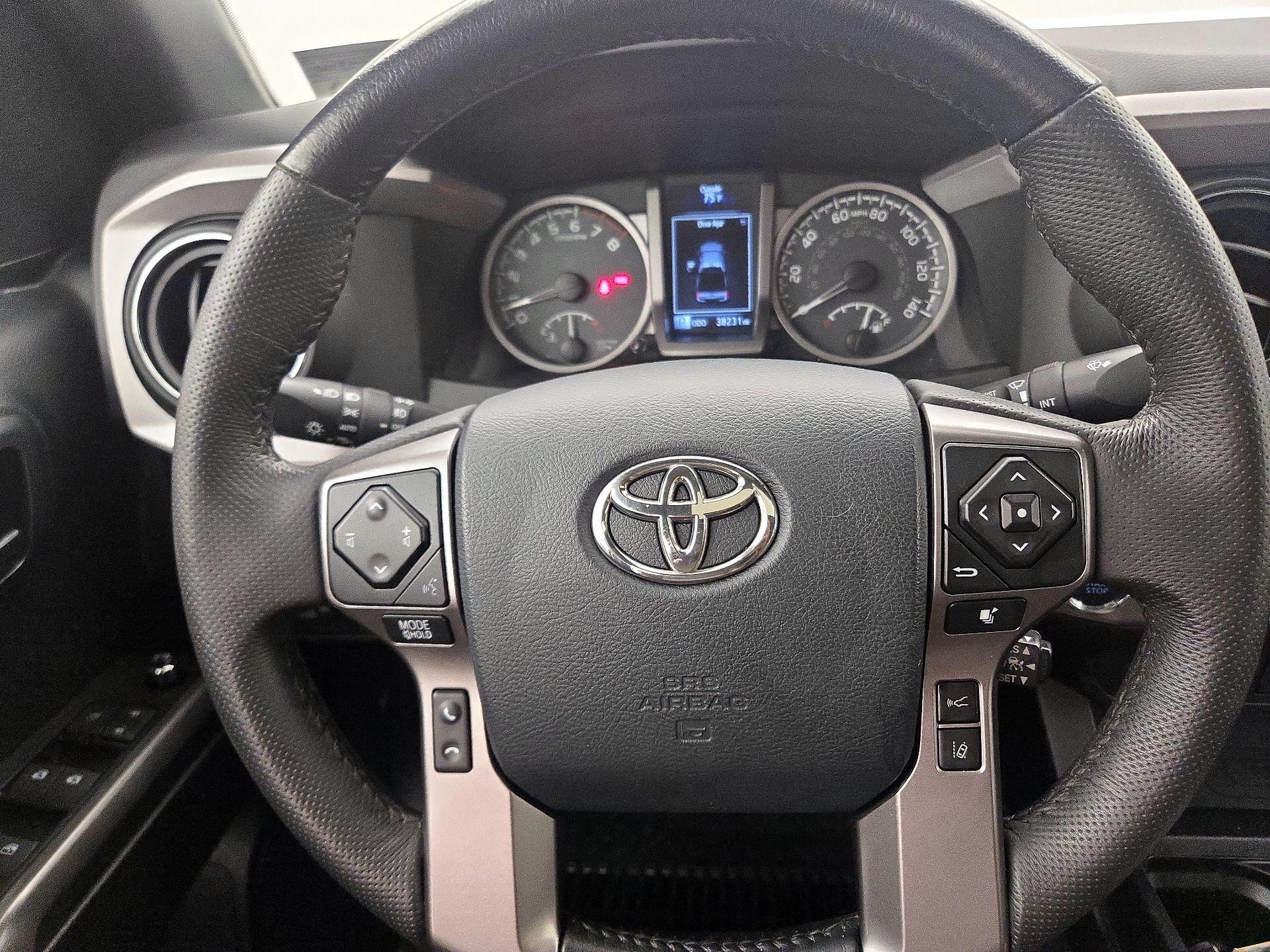 Thumbnail: 2018 Toyota Tacoma - 10