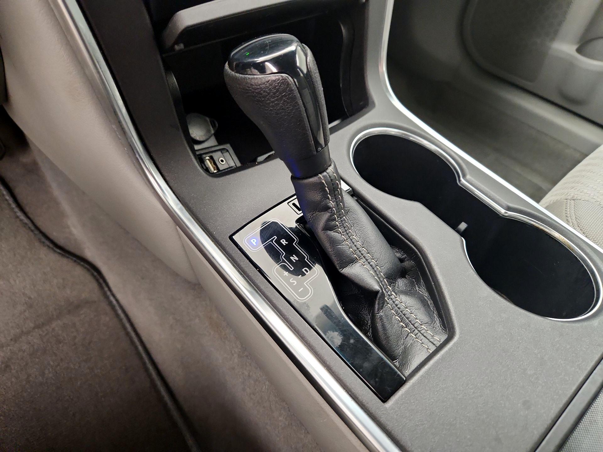 Thumbnail: 2016 Toyota Camry - 17