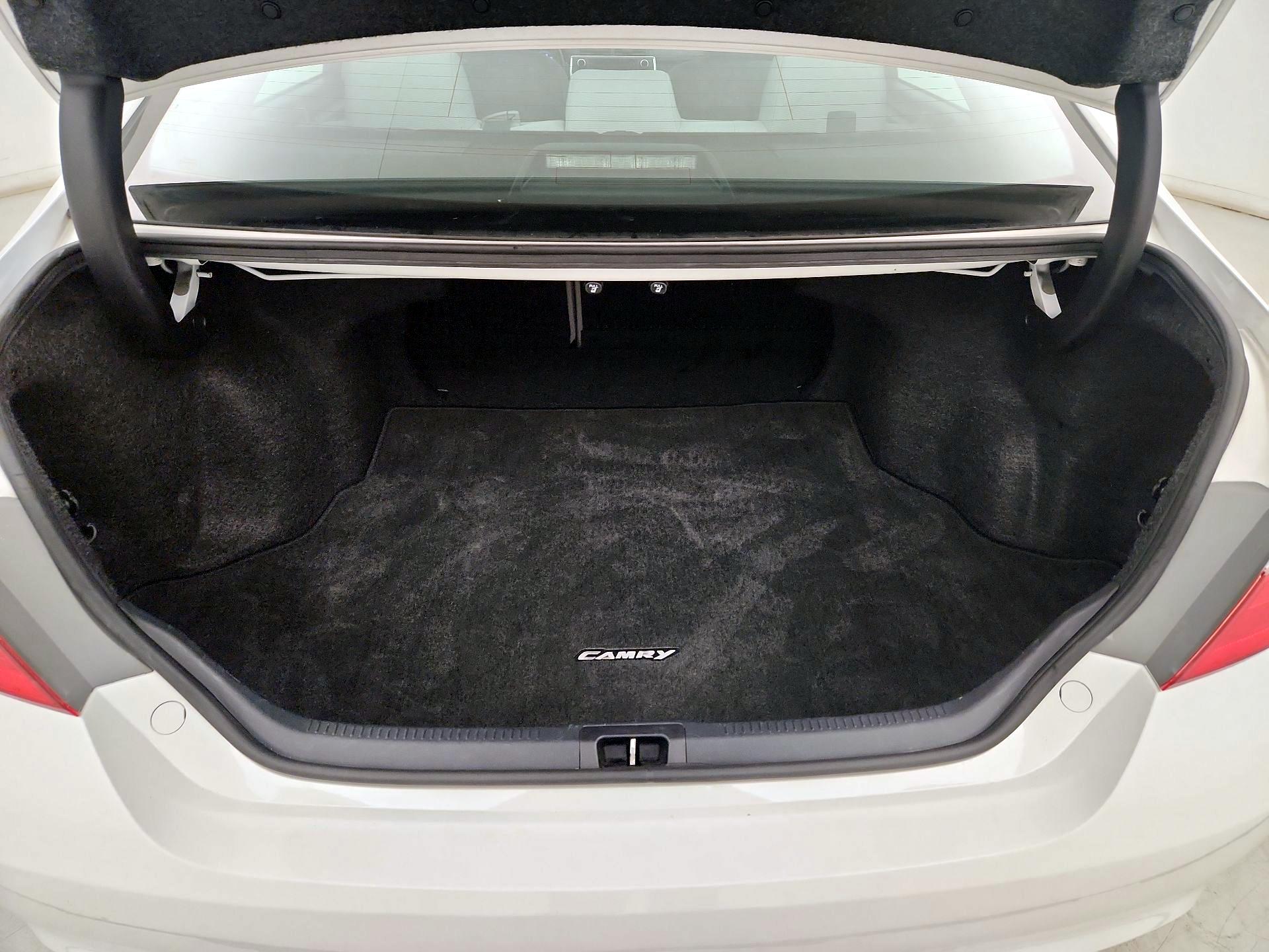 Thumbnail: 2016 Toyota Camry - 20