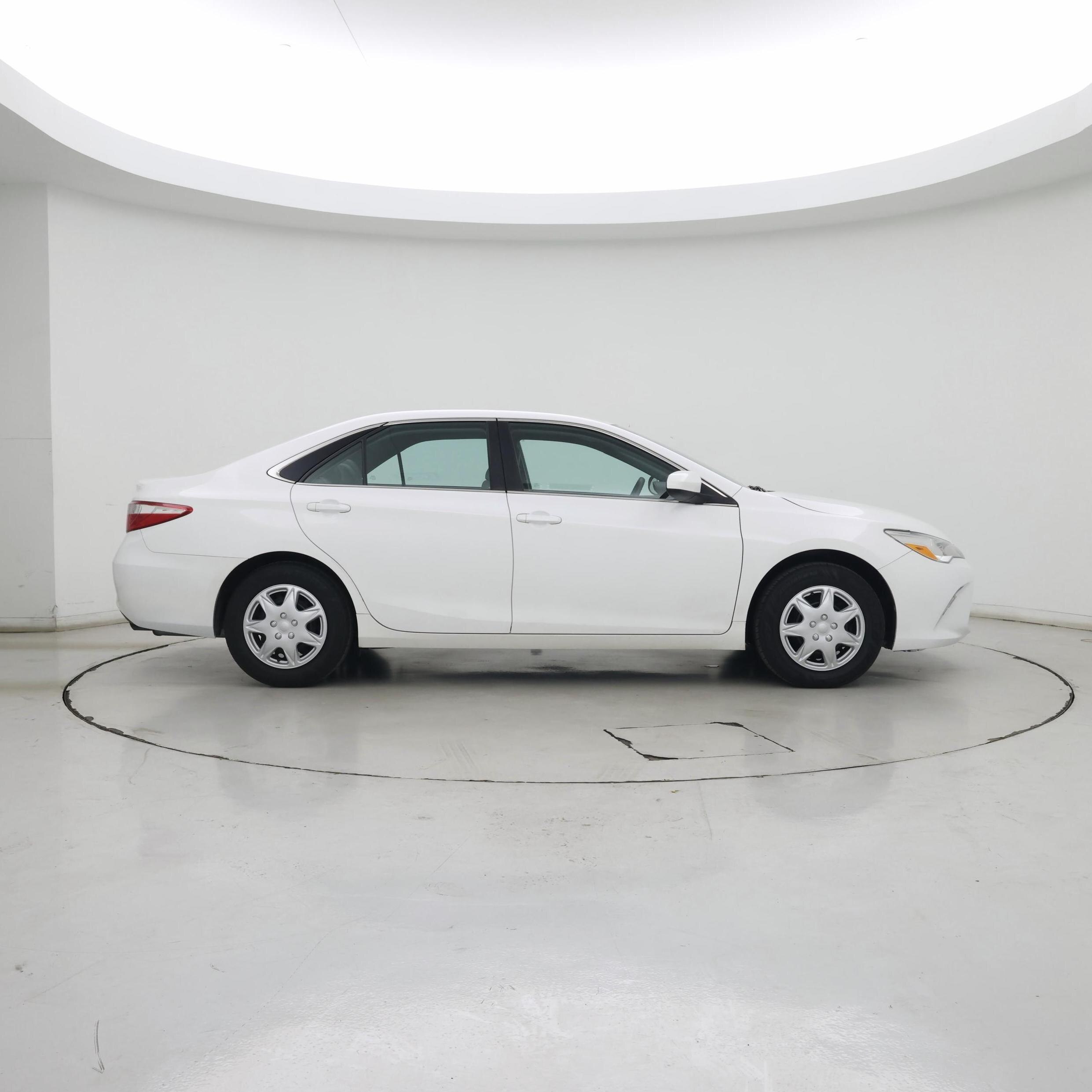 Thumbnail: 2016 Toyota Camry - 7