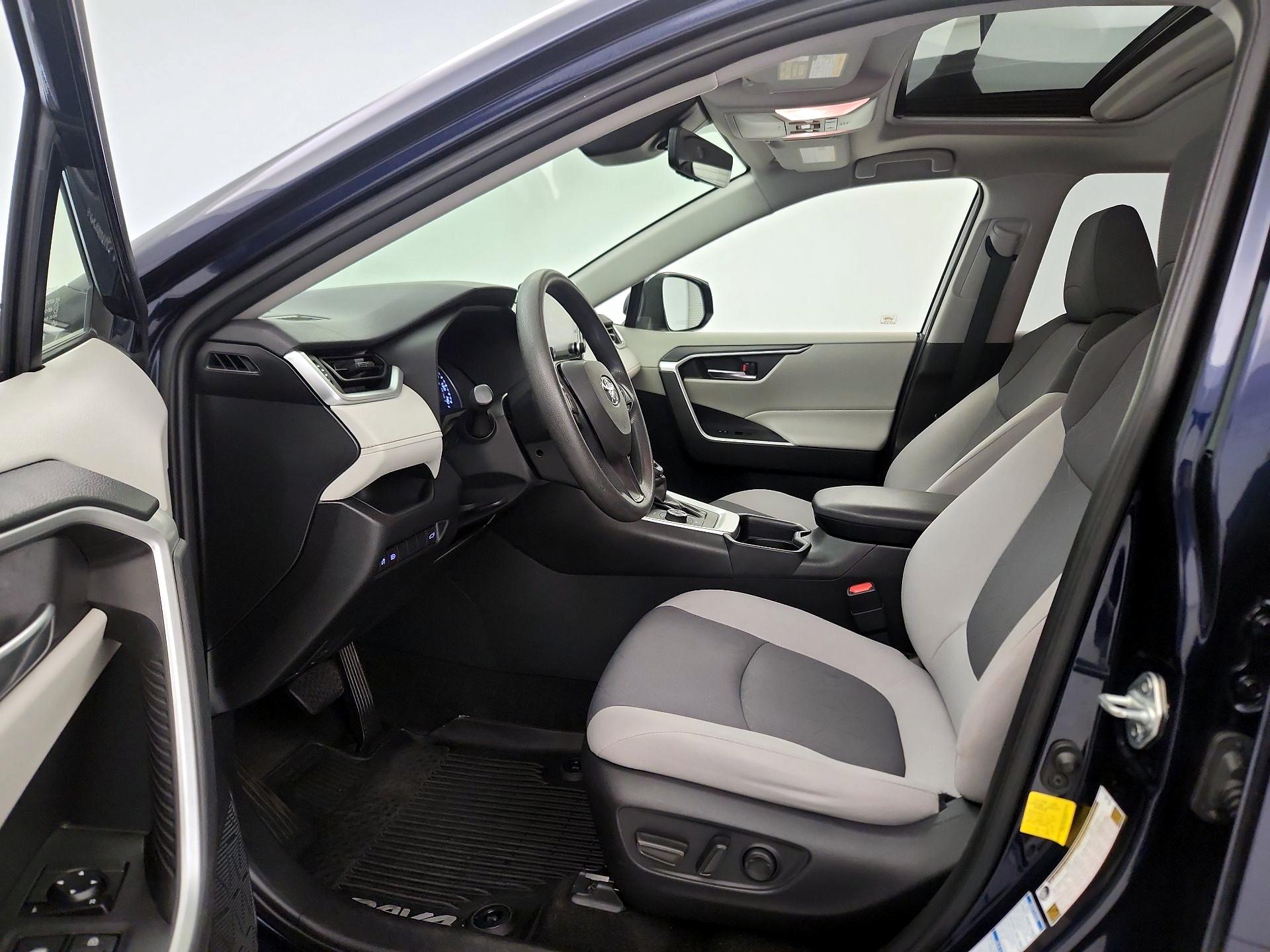 Thumbnail: 2019 Toyota RAV4 - 11