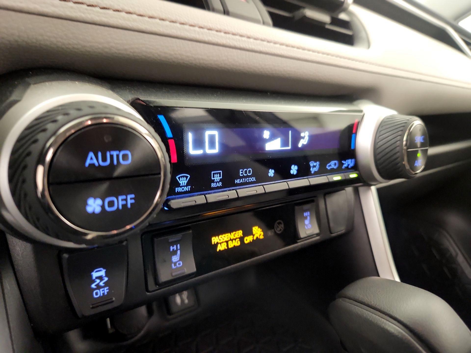 Thumbnail: 2019 Toyota RAV4 - 16