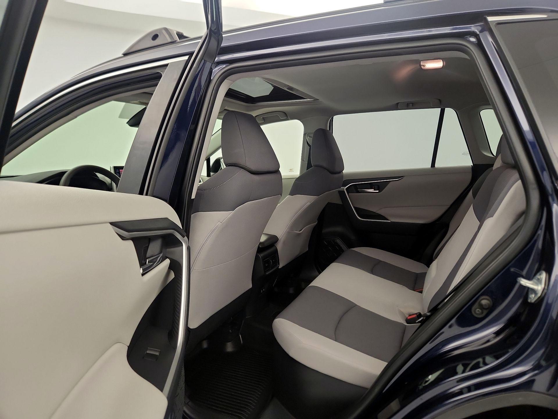 Thumbnail: 2019 Toyota RAV4 - 20