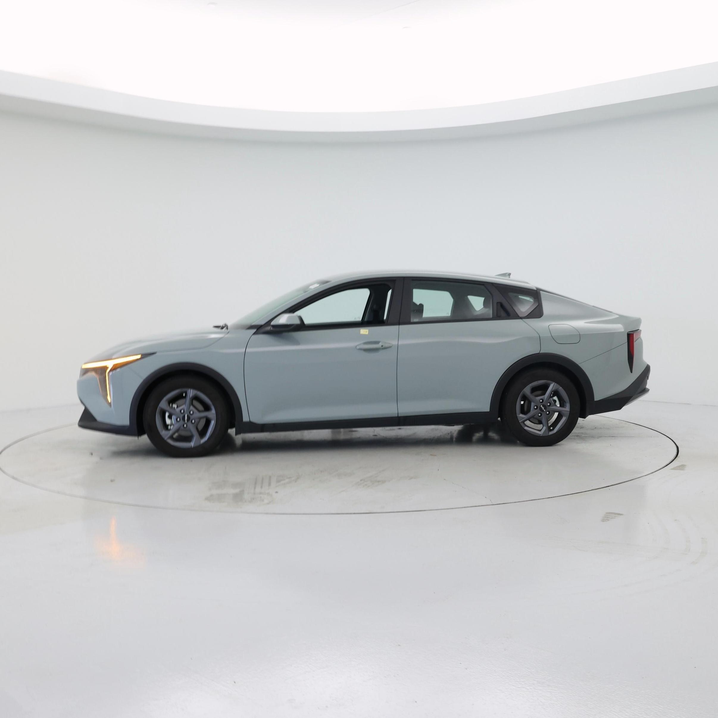 Thumbnail: 2025 Kia K4 - 3