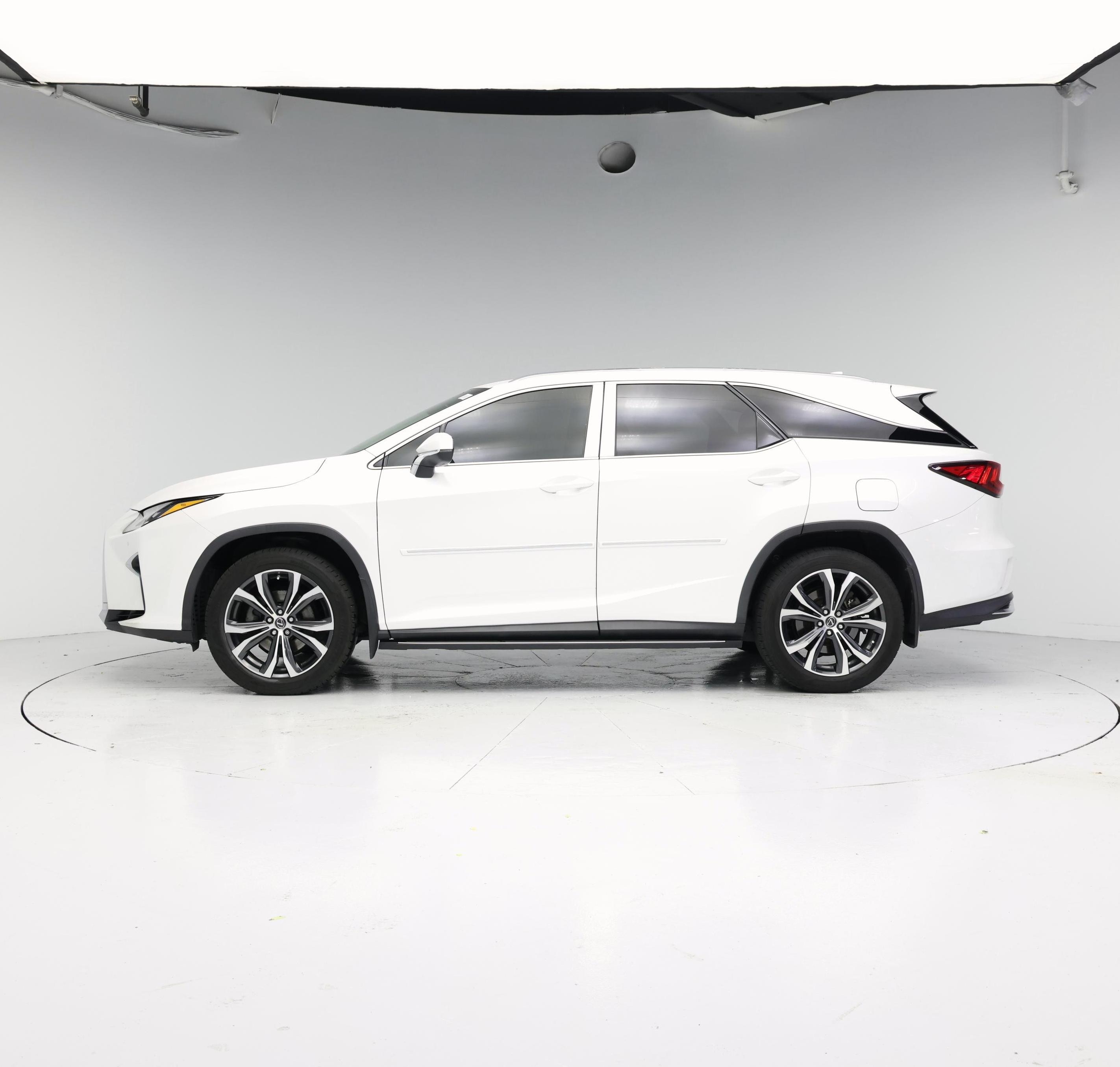 Thumbnail: 2019 Lexus RX - 3