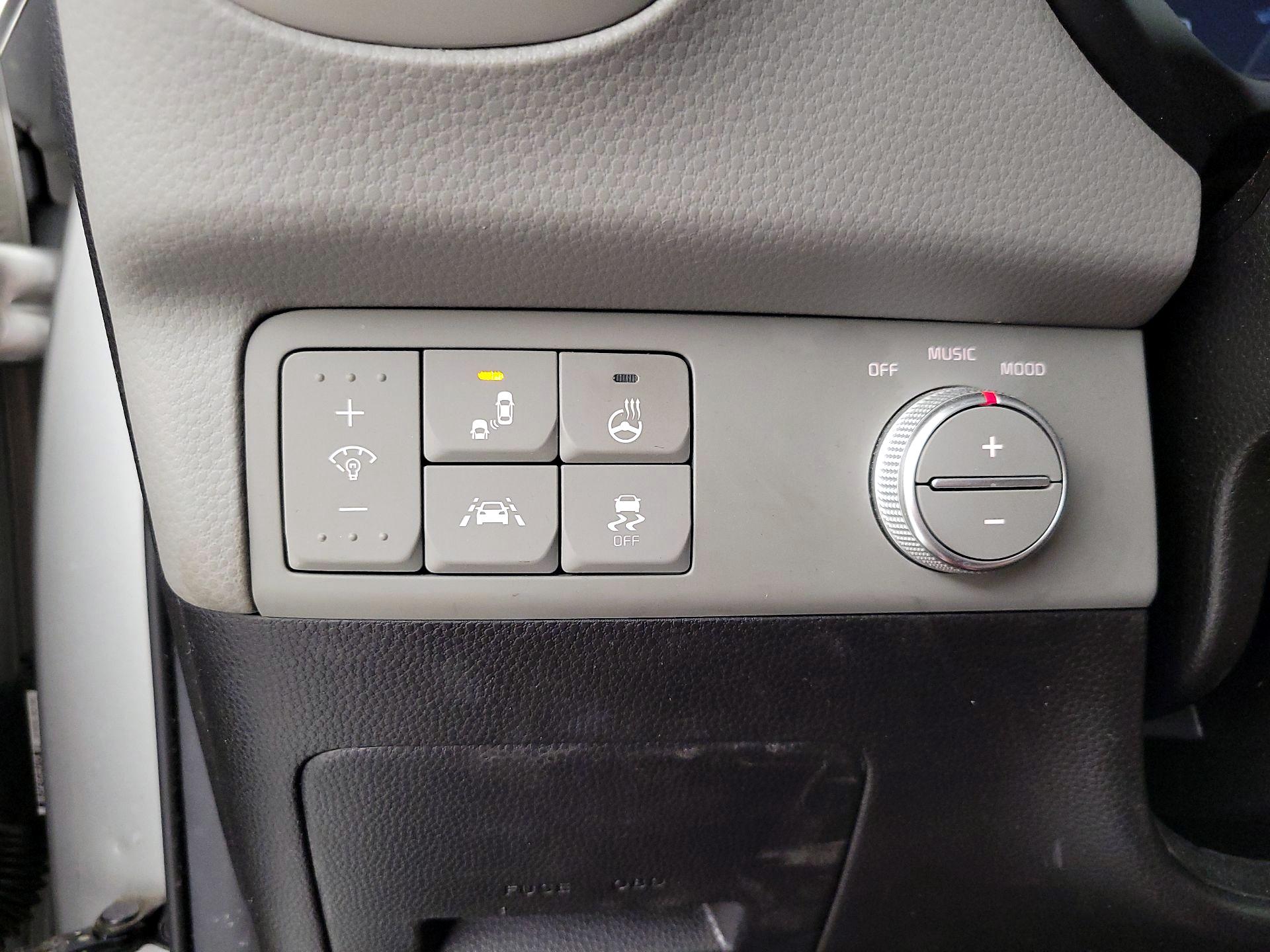 Thumbnail: 2017 Kia Soul - 13