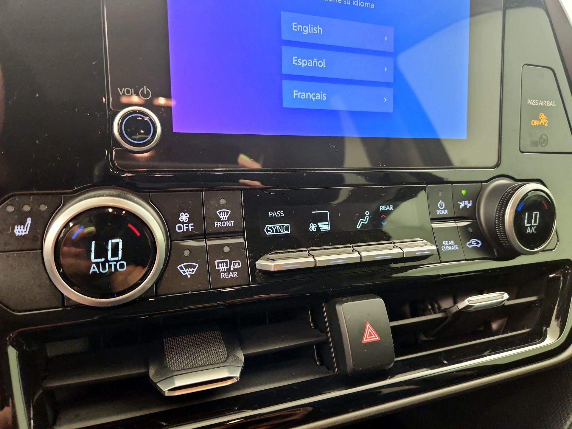 Thumbnail: 2024 Toyota Highlander - 16