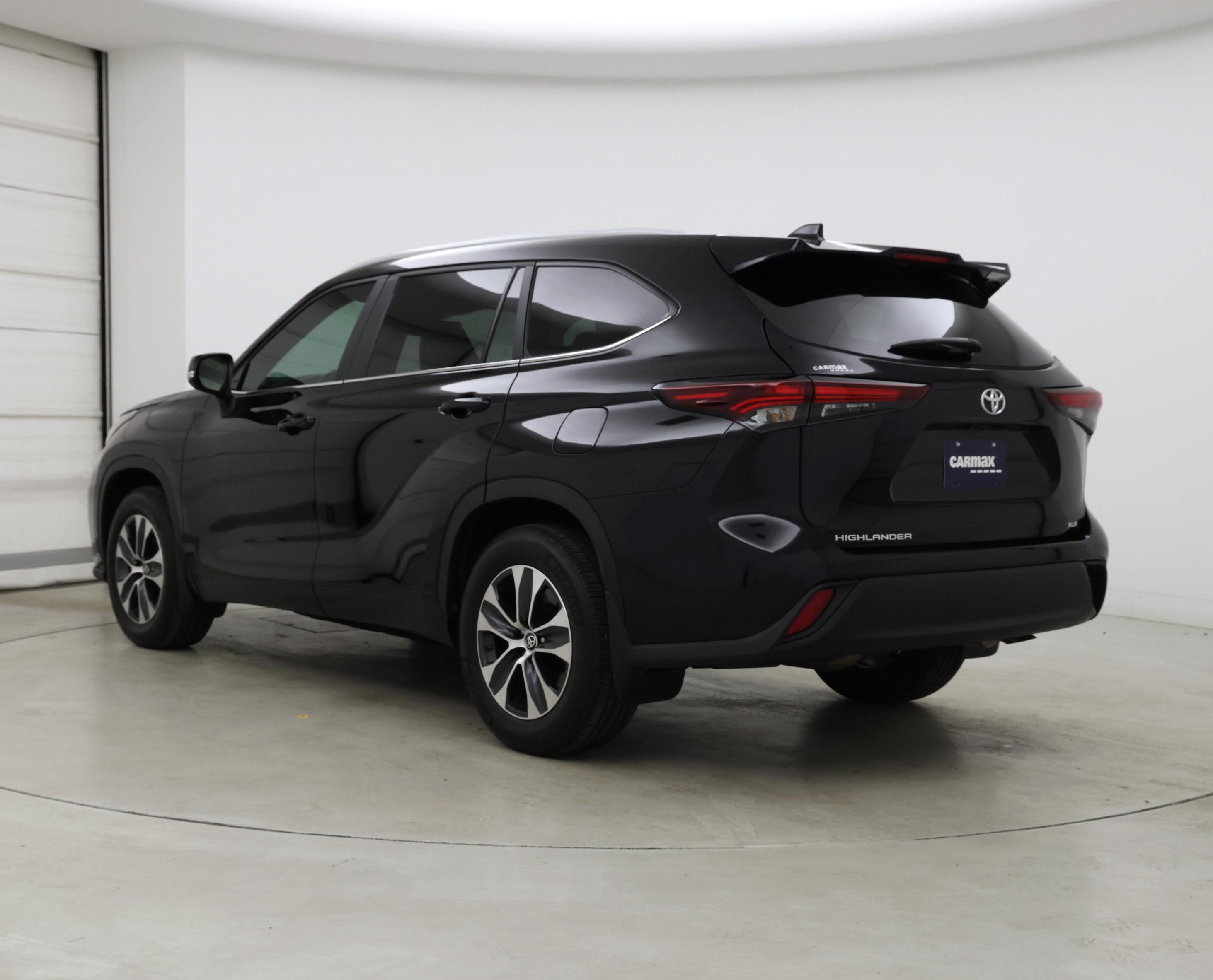 Thumbnail: 2024 Toyota Highlander - 2