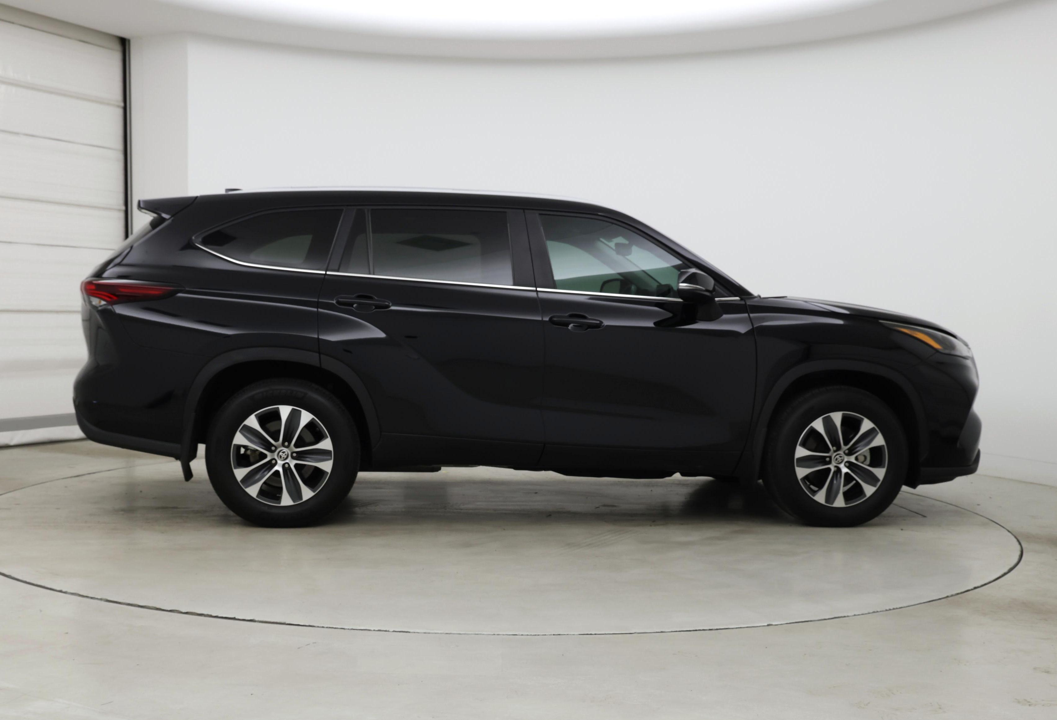 Thumbnail: 2024 Toyota Highlander - 7