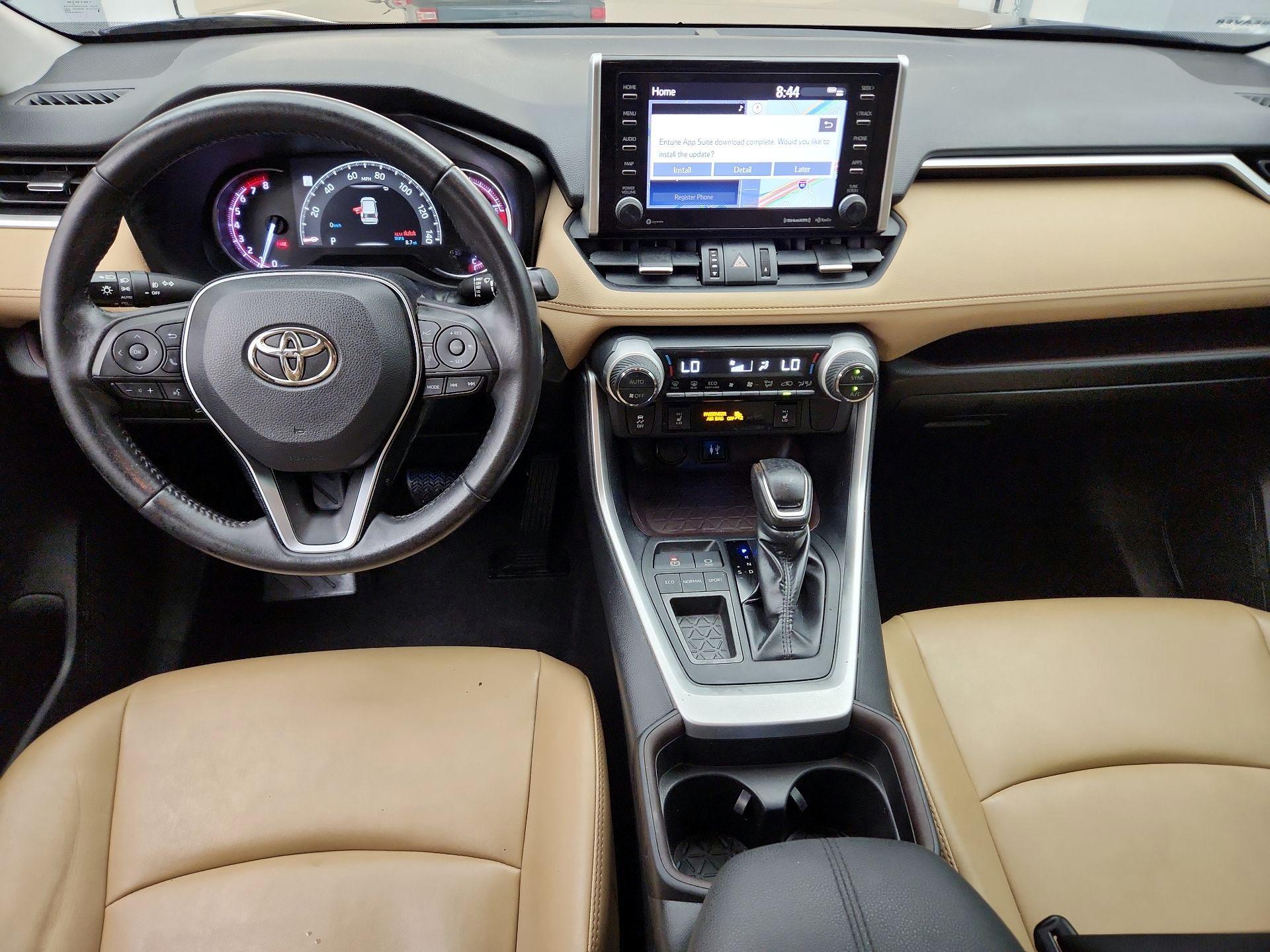 Thumbnail: 2019 Toyota RAV4 - 9