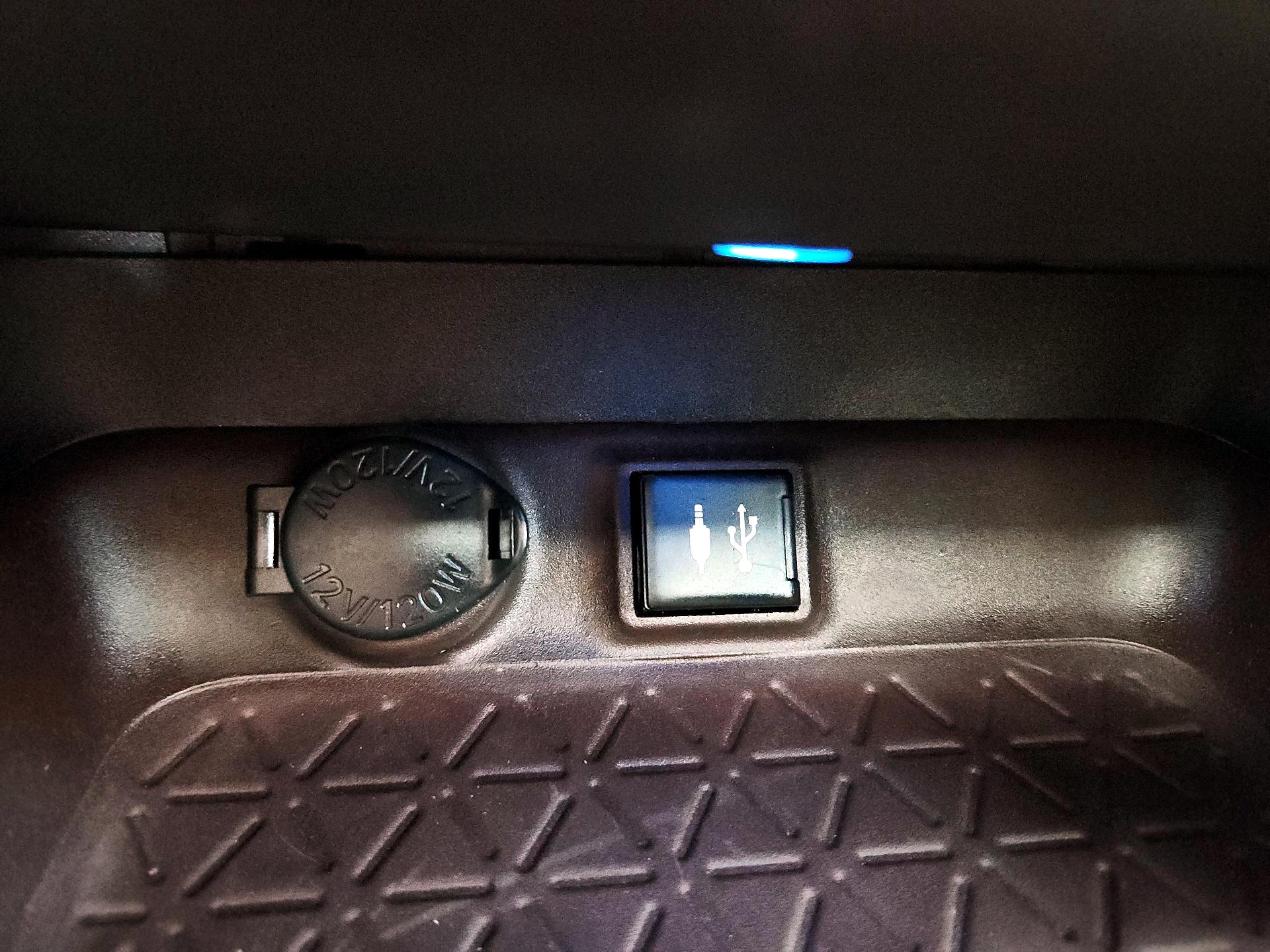 Thumbnail: 2019 Toyota RAV4 - 19