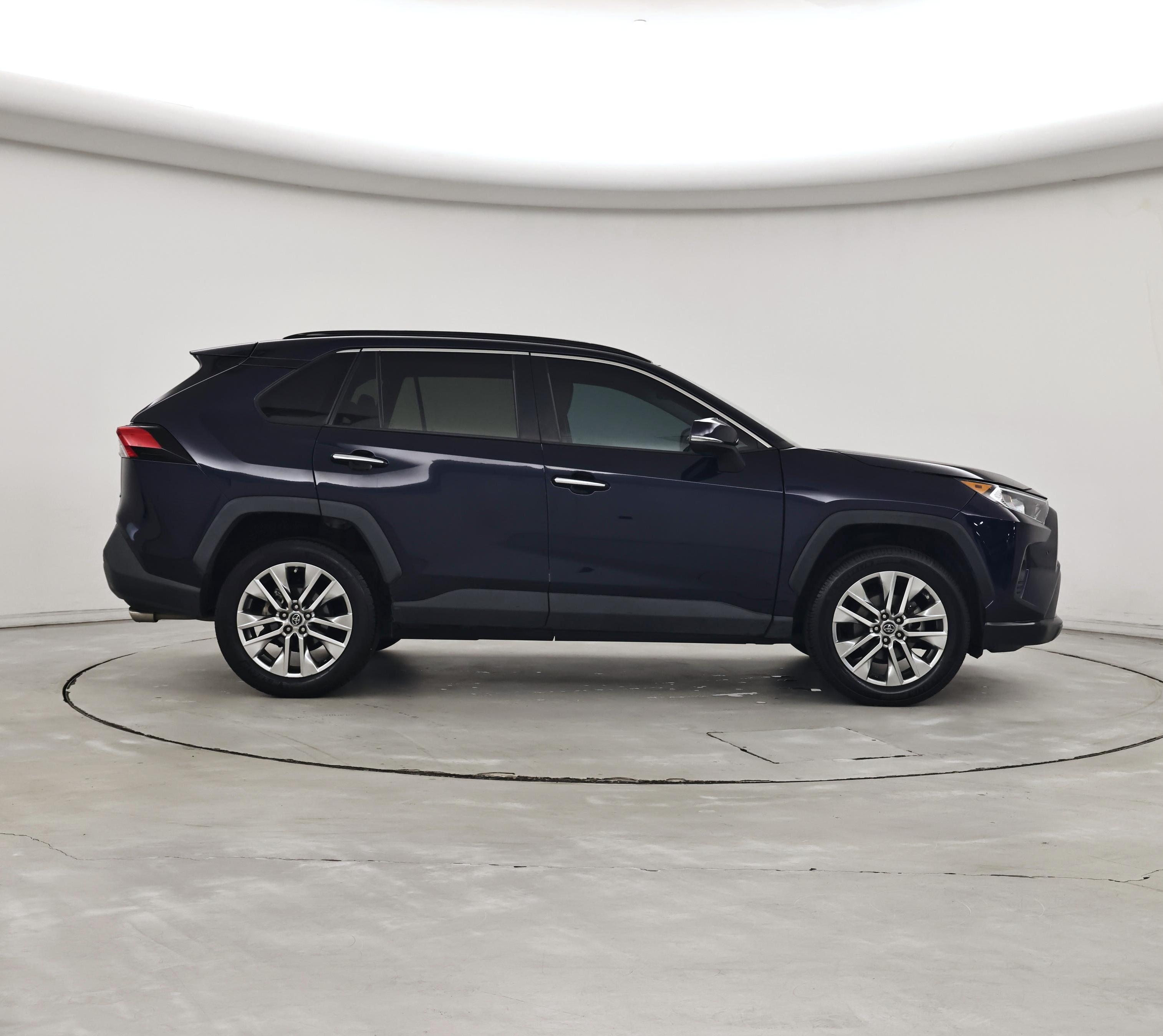 Thumbnail: 2019 Toyota RAV4 - 7