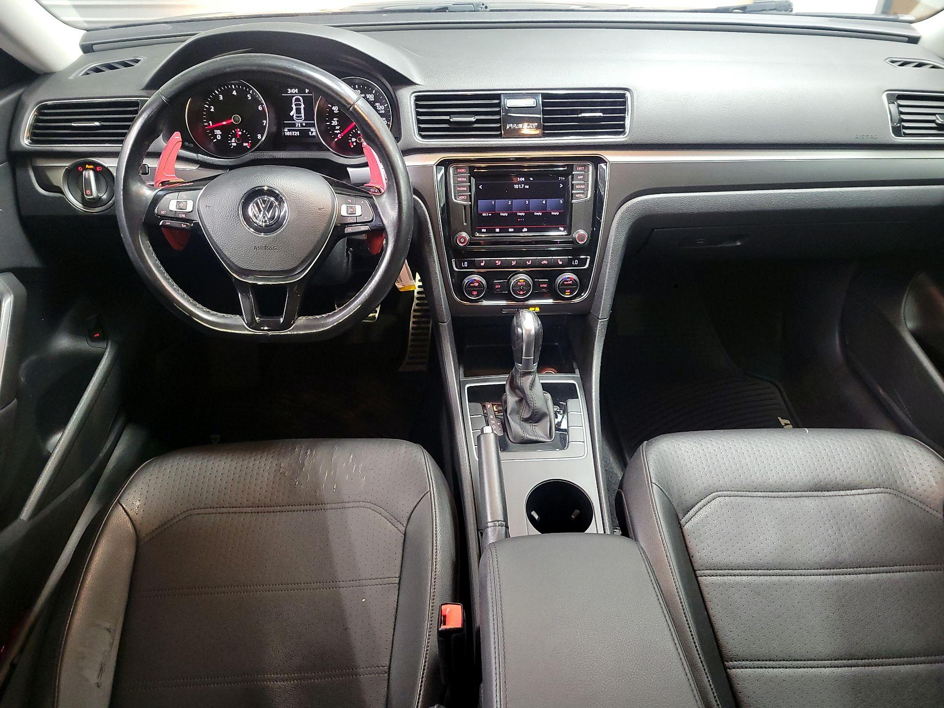 Thumbnail: 2018 Volkswagen Passat - 9