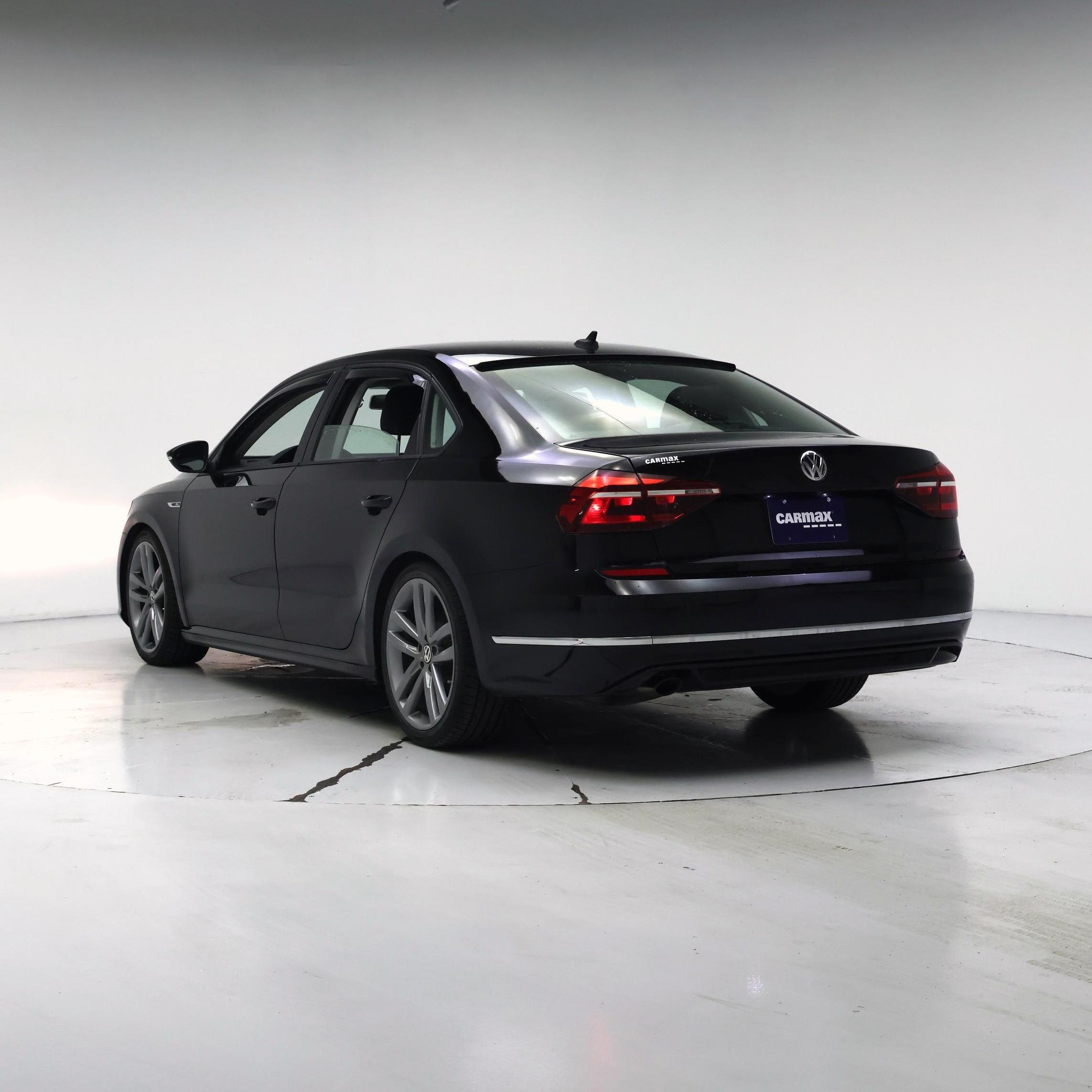 Thumbnail: 2018 Volkswagen Passat - 2
