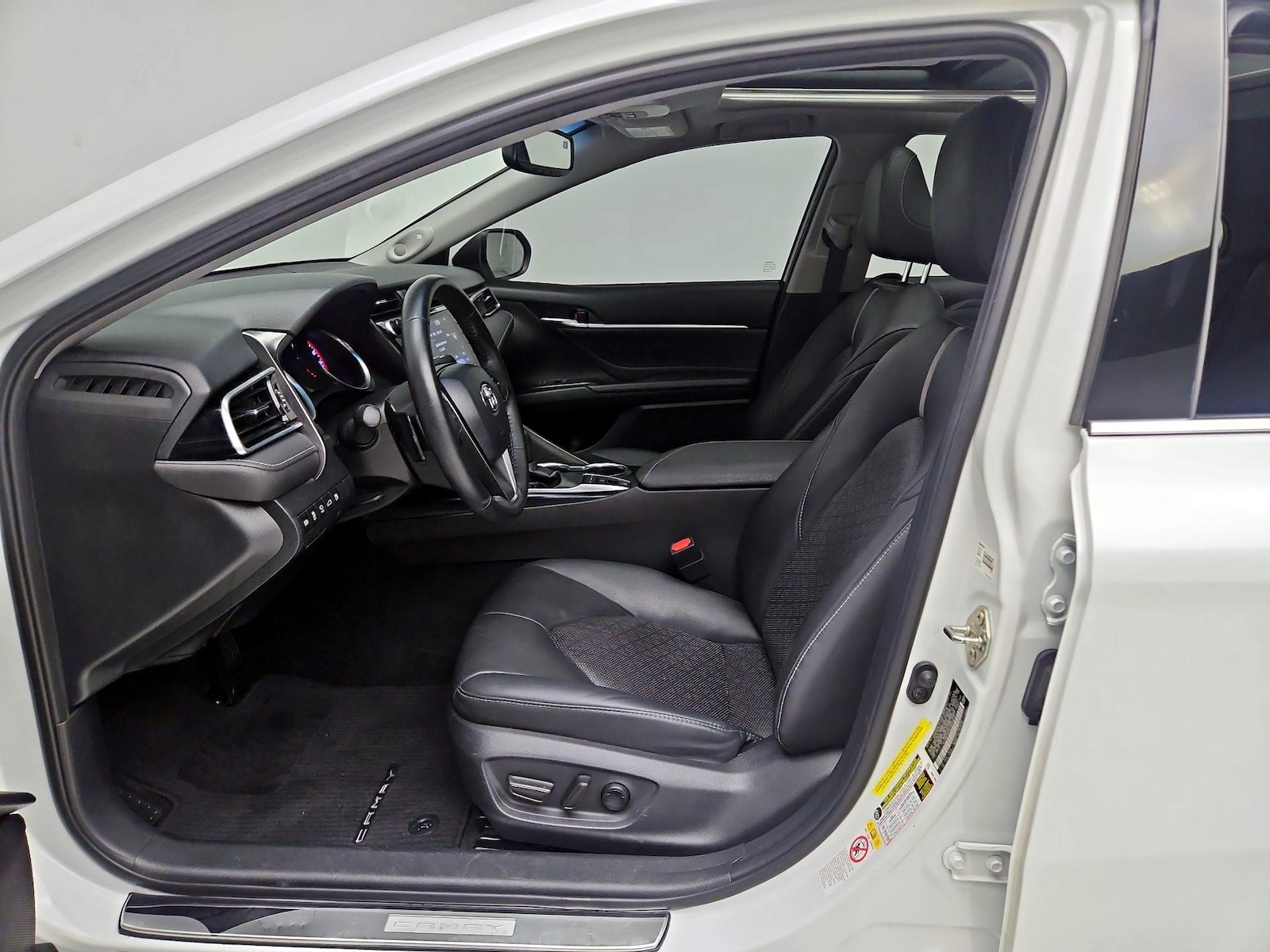 2018 Toyota Camry XSE - Photo 12