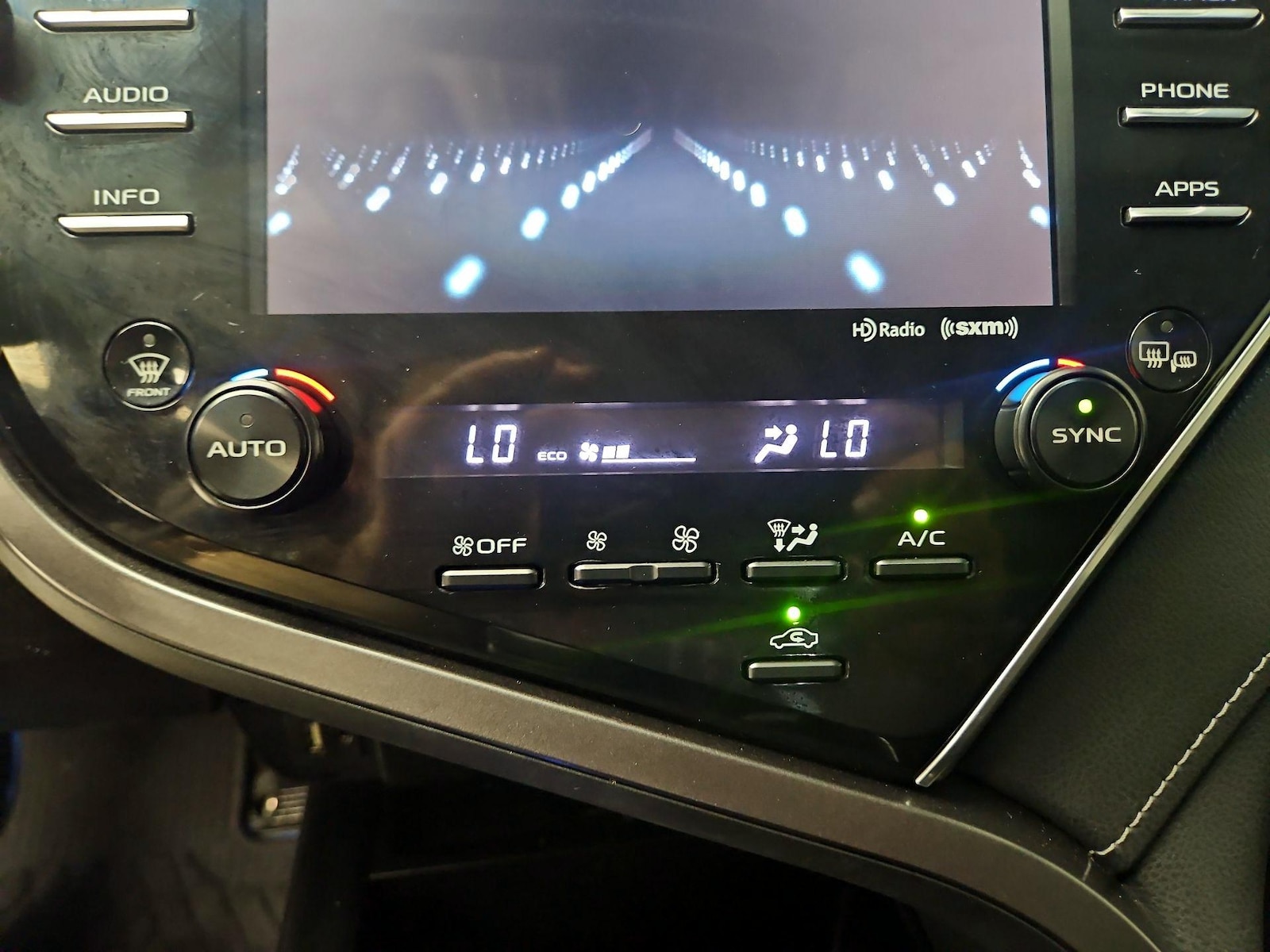 2018 Toyota Camry XSE - Photo 17