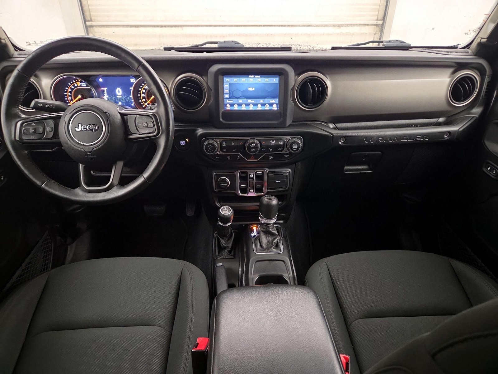 Apple CarPlay® & Android Auto™