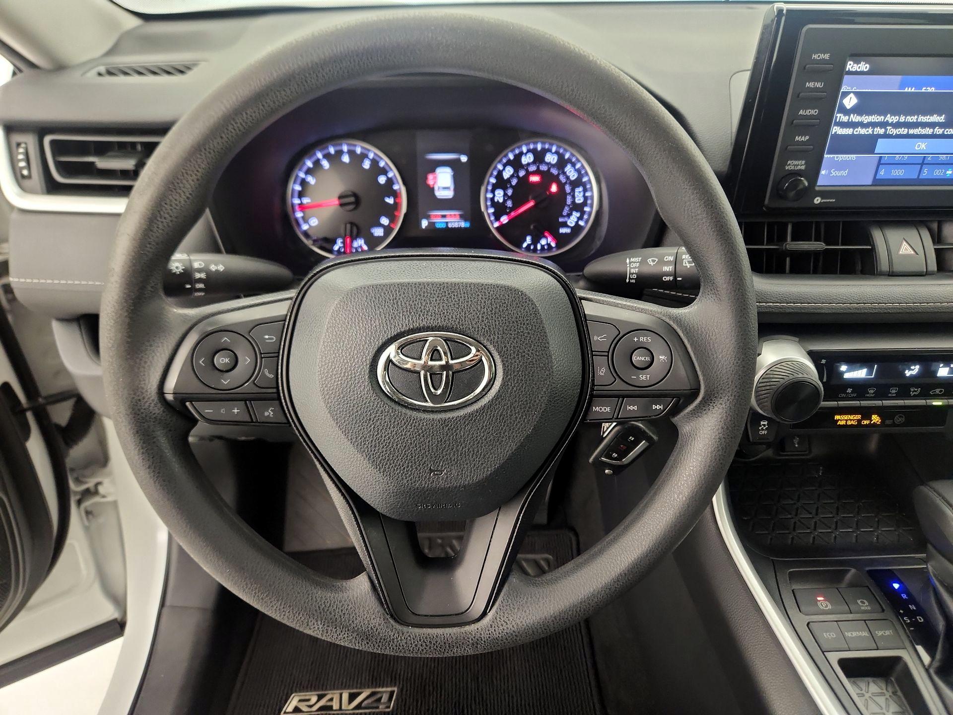 Thumbnail: 2020 Toyota RAV4 - 10