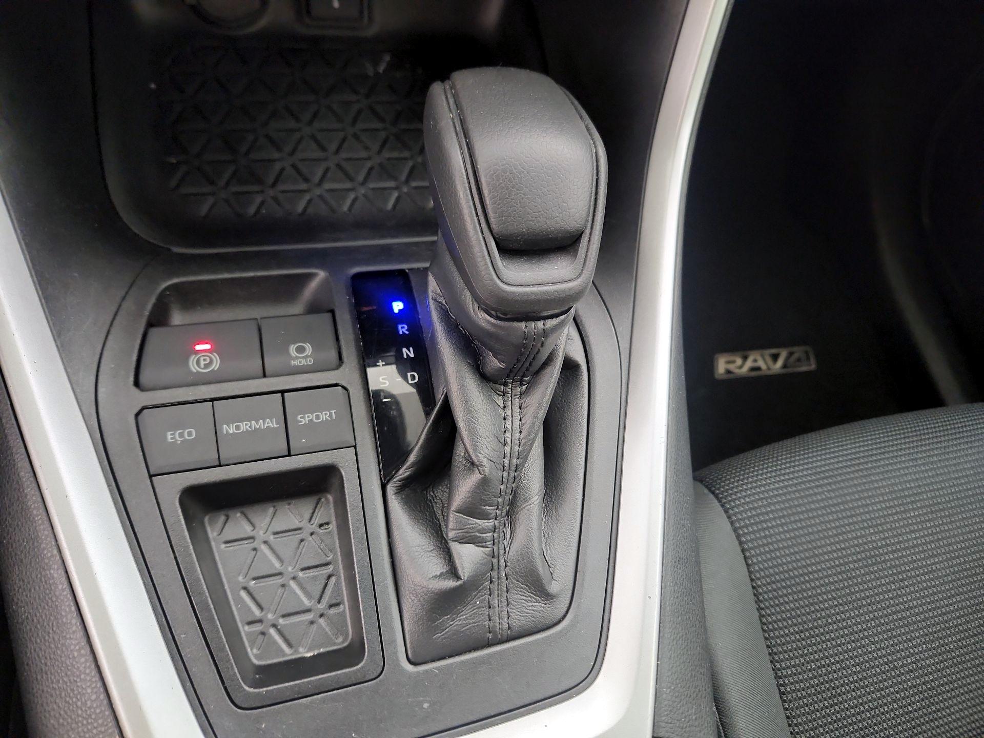 Thumbnail: 2020 Toyota RAV4 - 18