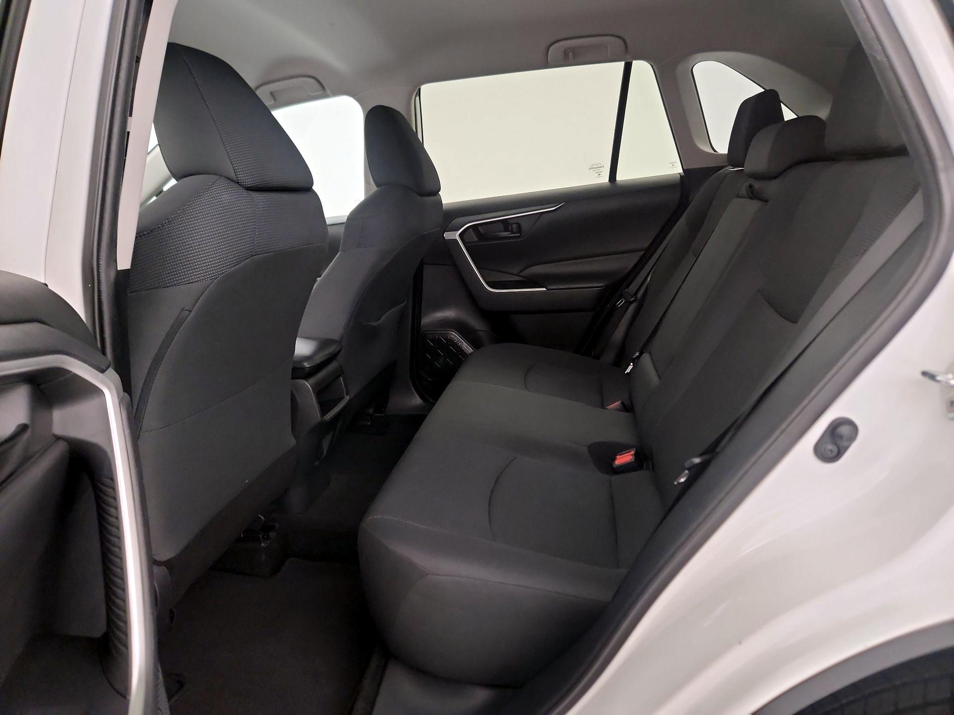 Thumbnail: 2020 Toyota RAV4 - 20