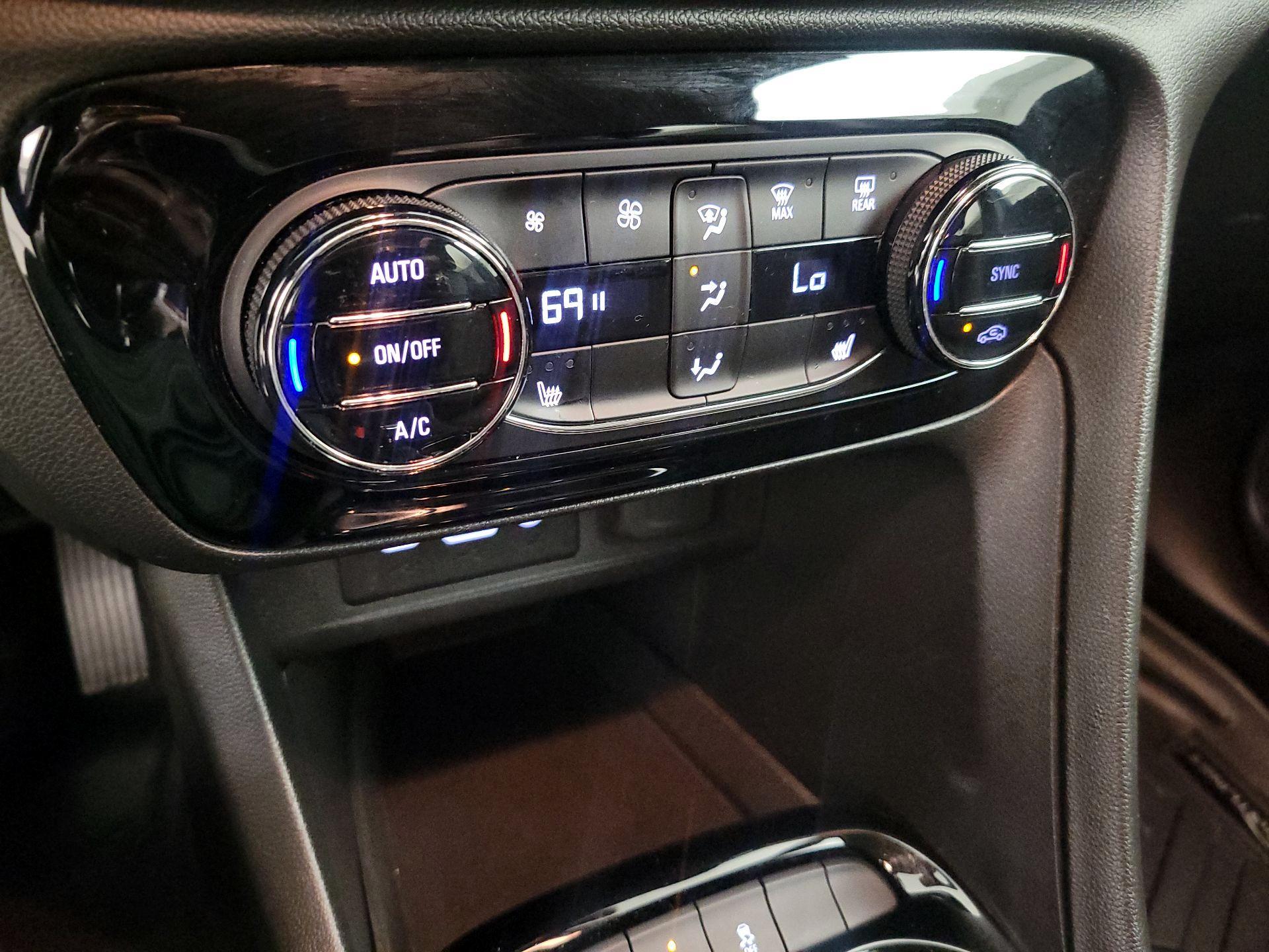 Thumbnail: 2020 Buick Encore GX - 16