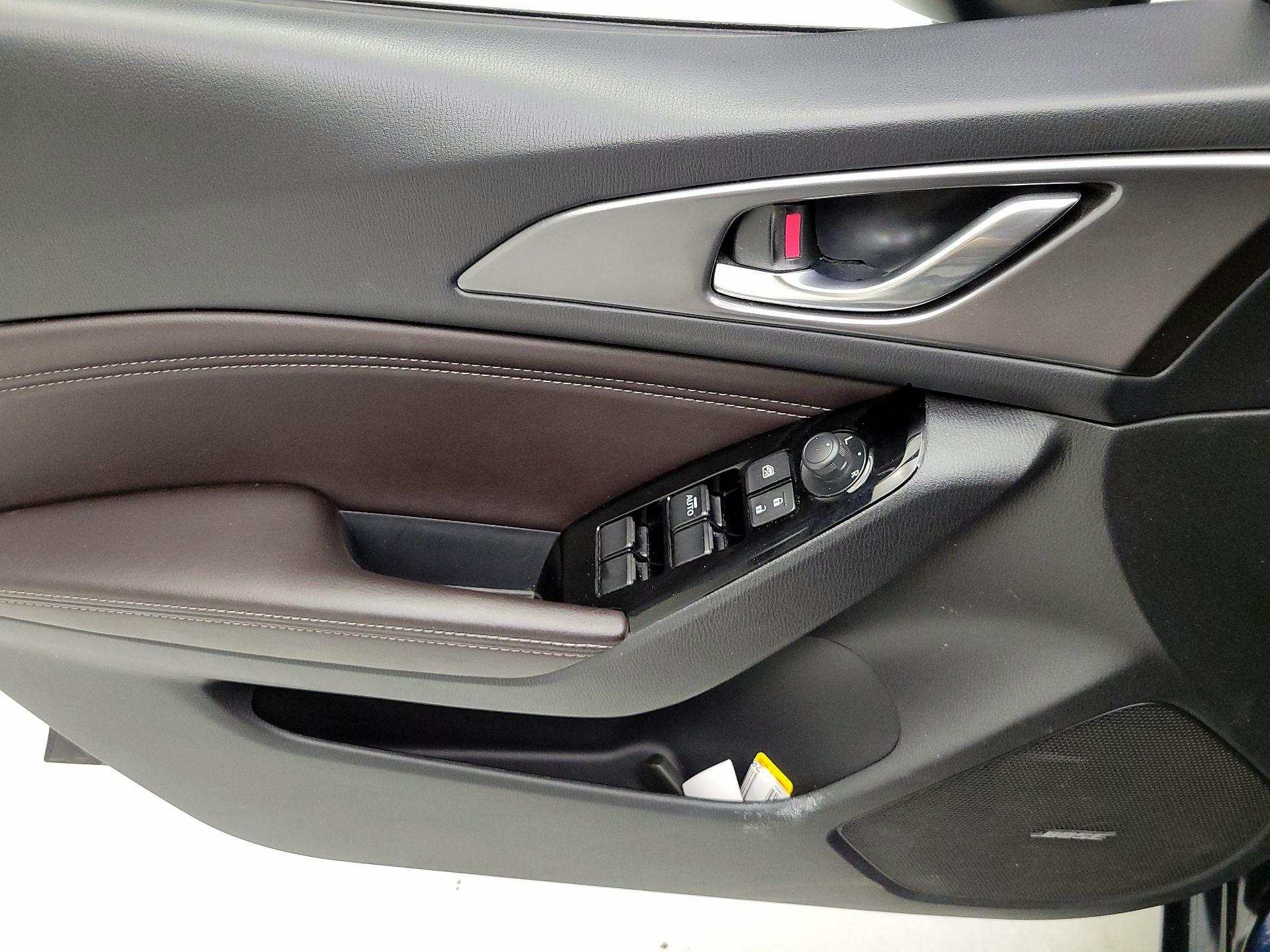 Thumbnail: 2018 Mazda Mazda3 - 12