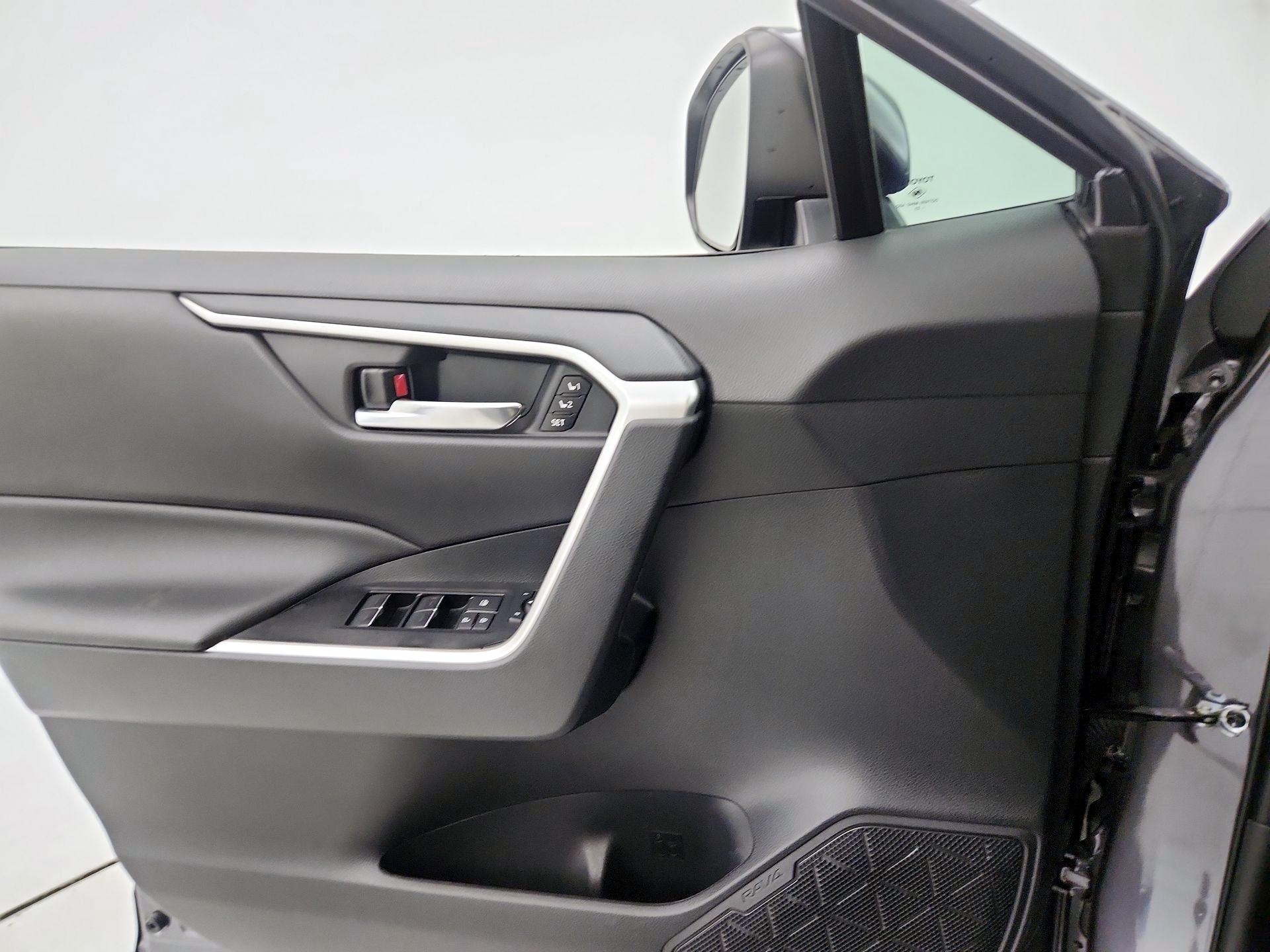 Thumbnail: 2024 Toyota RAV4 - 12