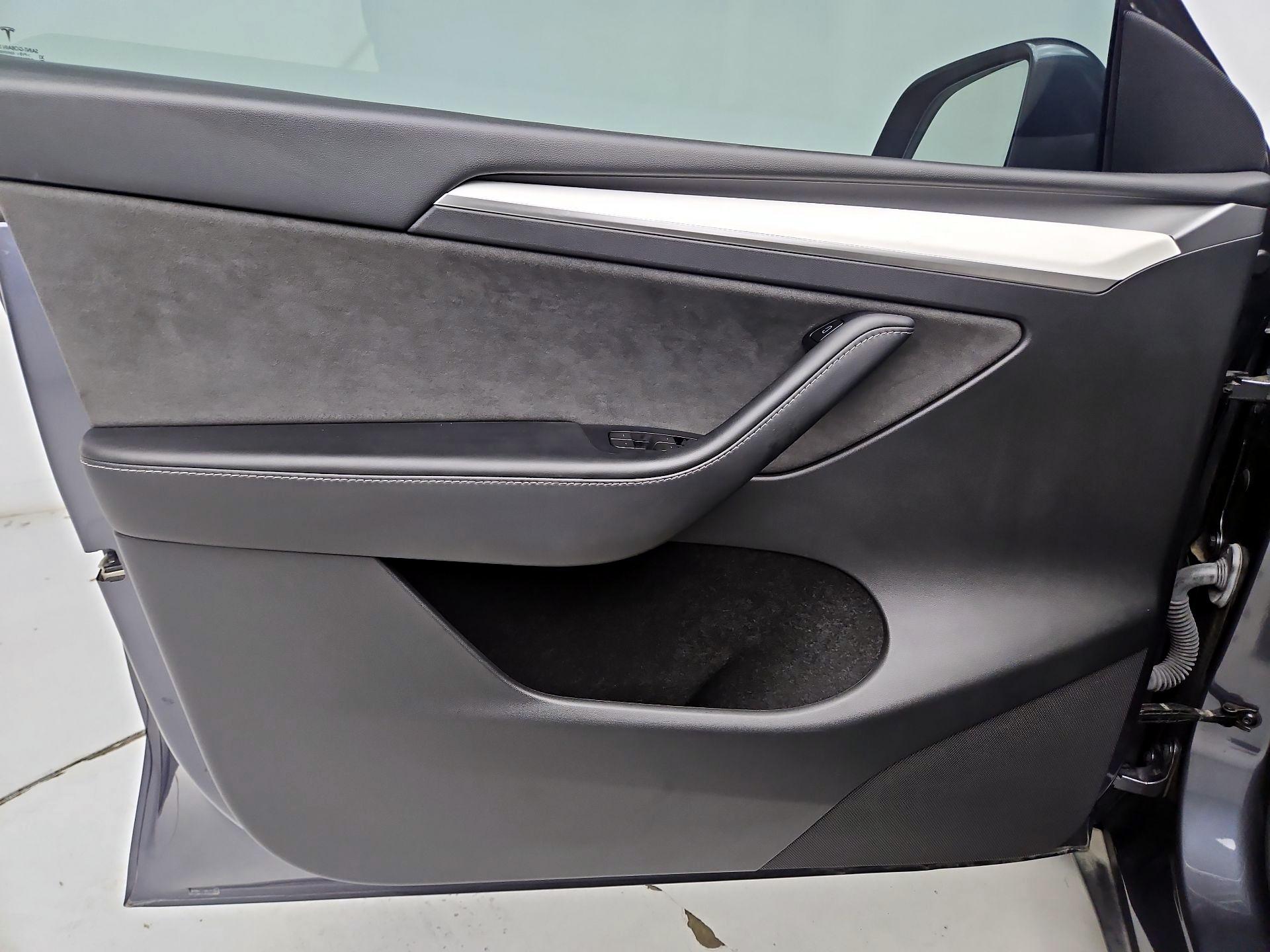Thumbnail: 2023 Tesla Model Y - 12