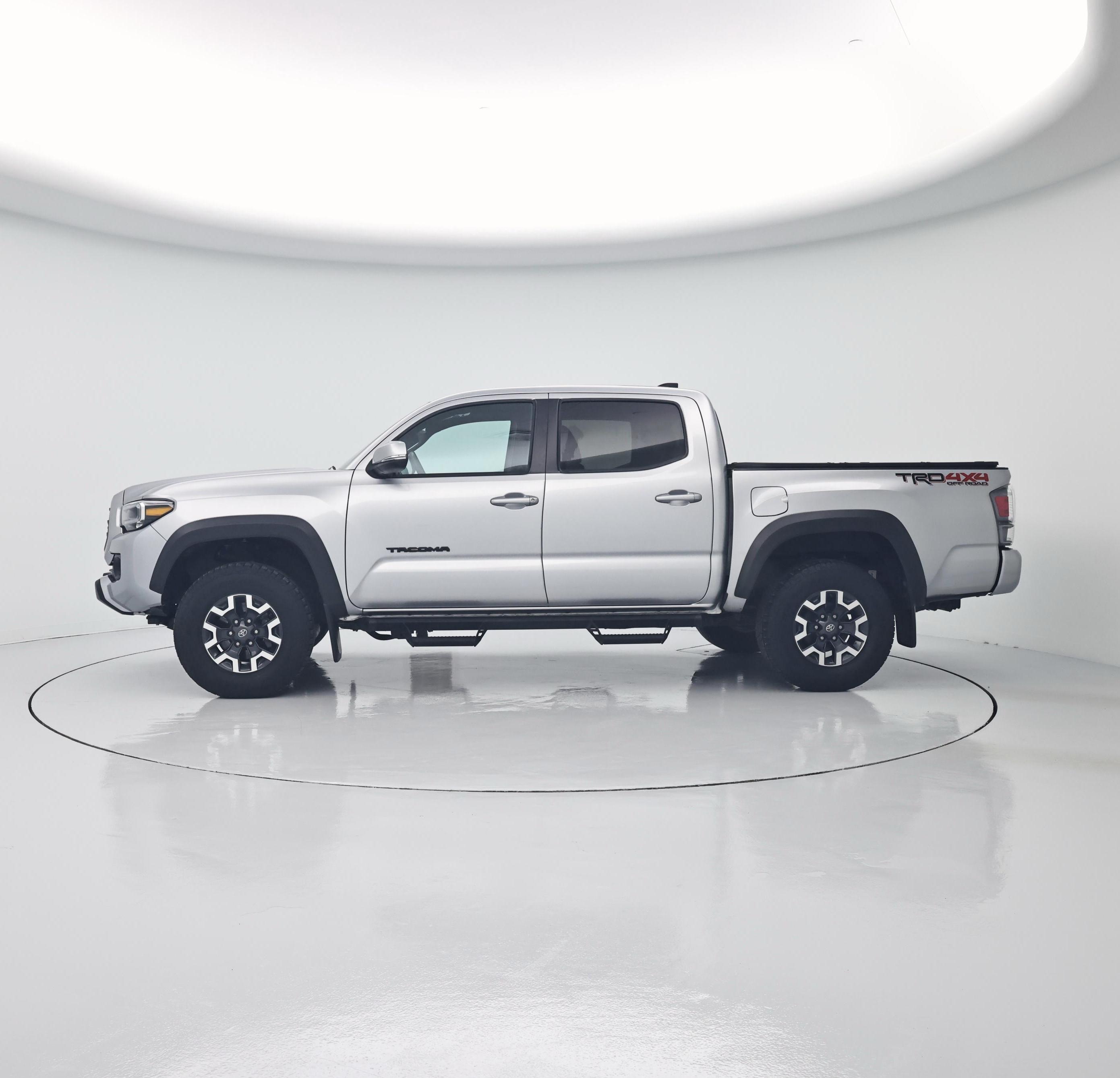 Thumbnail: 2022 Toyota Tacoma - 3