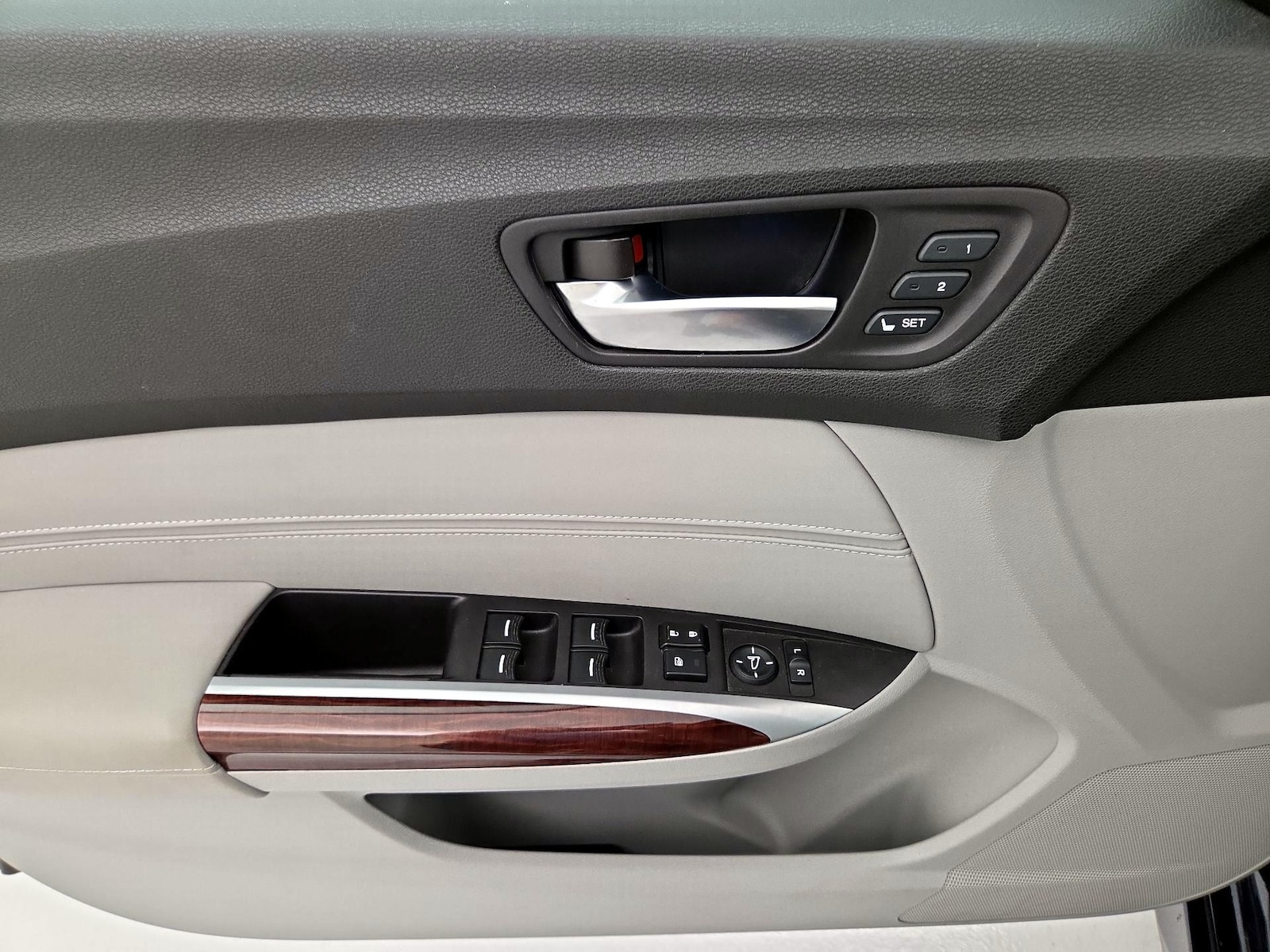 2015 Acura TLX Technology Package - Photo 13