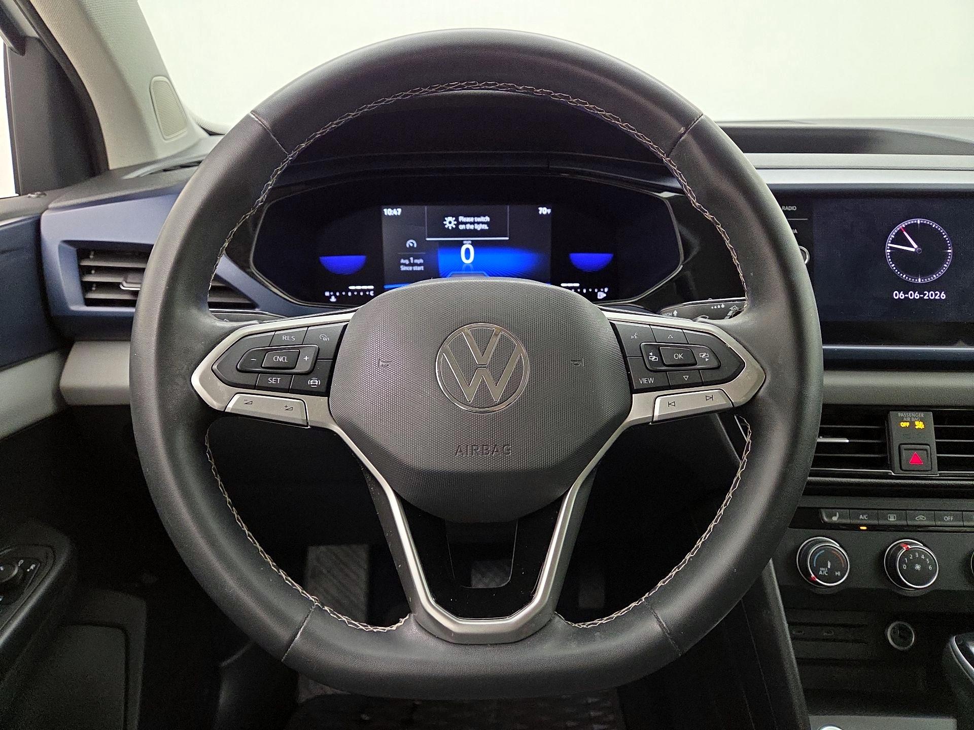 Thumbnail: 2022 Volkswagen Taos - 10